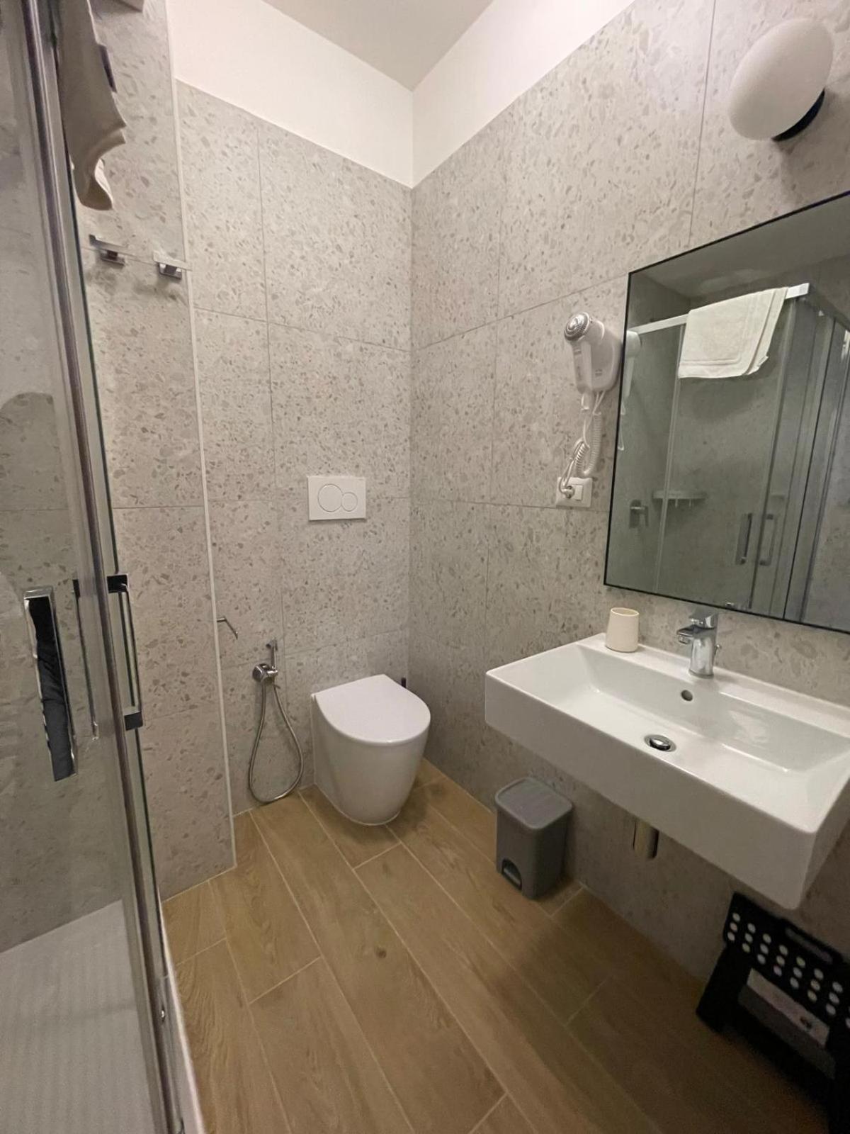 Double Room Private Bathroom,1614011099:JPEG
