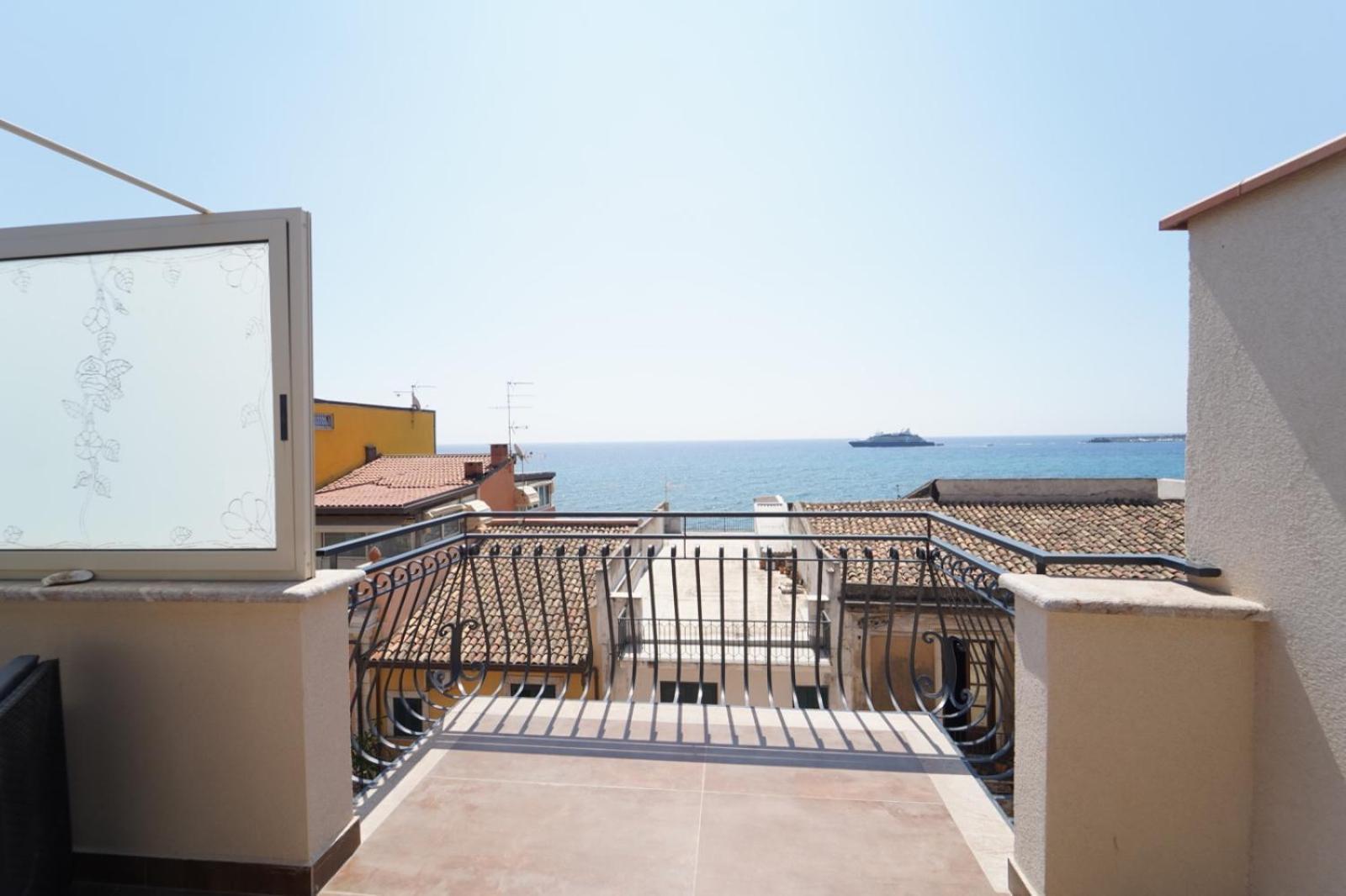 Camera Superior Matrimoniale/Doppia con Letti Singoli con Vista Mare