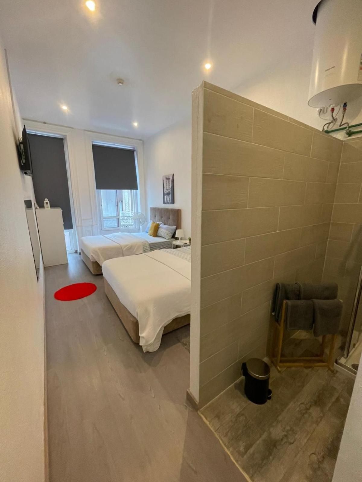 Family Room Private Bathroom