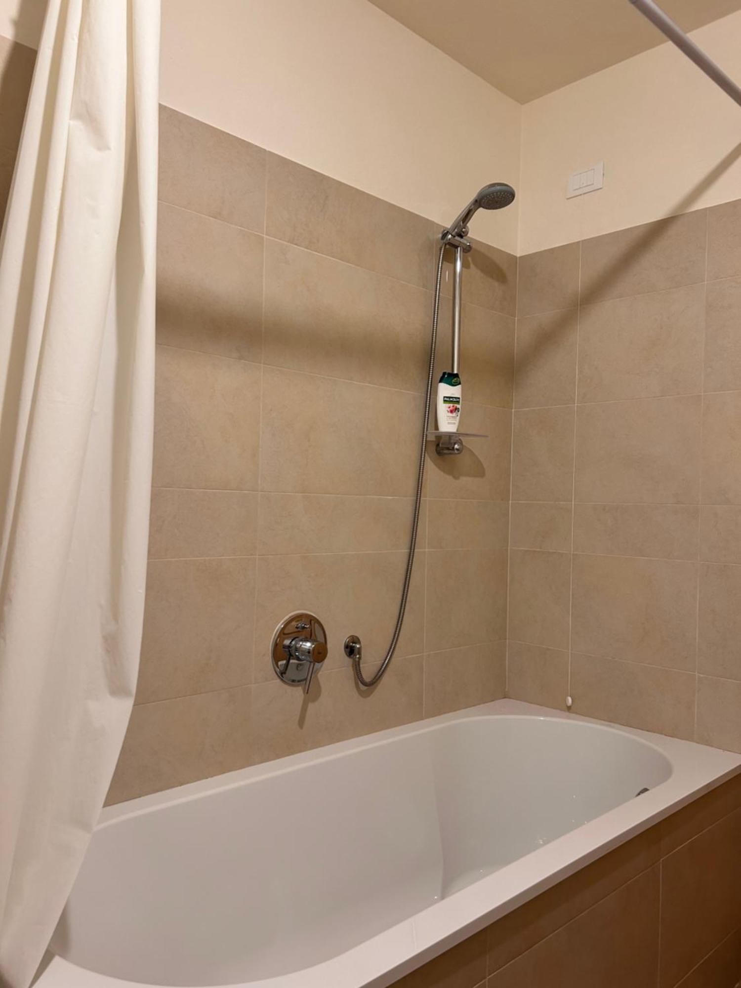Twin Room,1614833044:JPEG