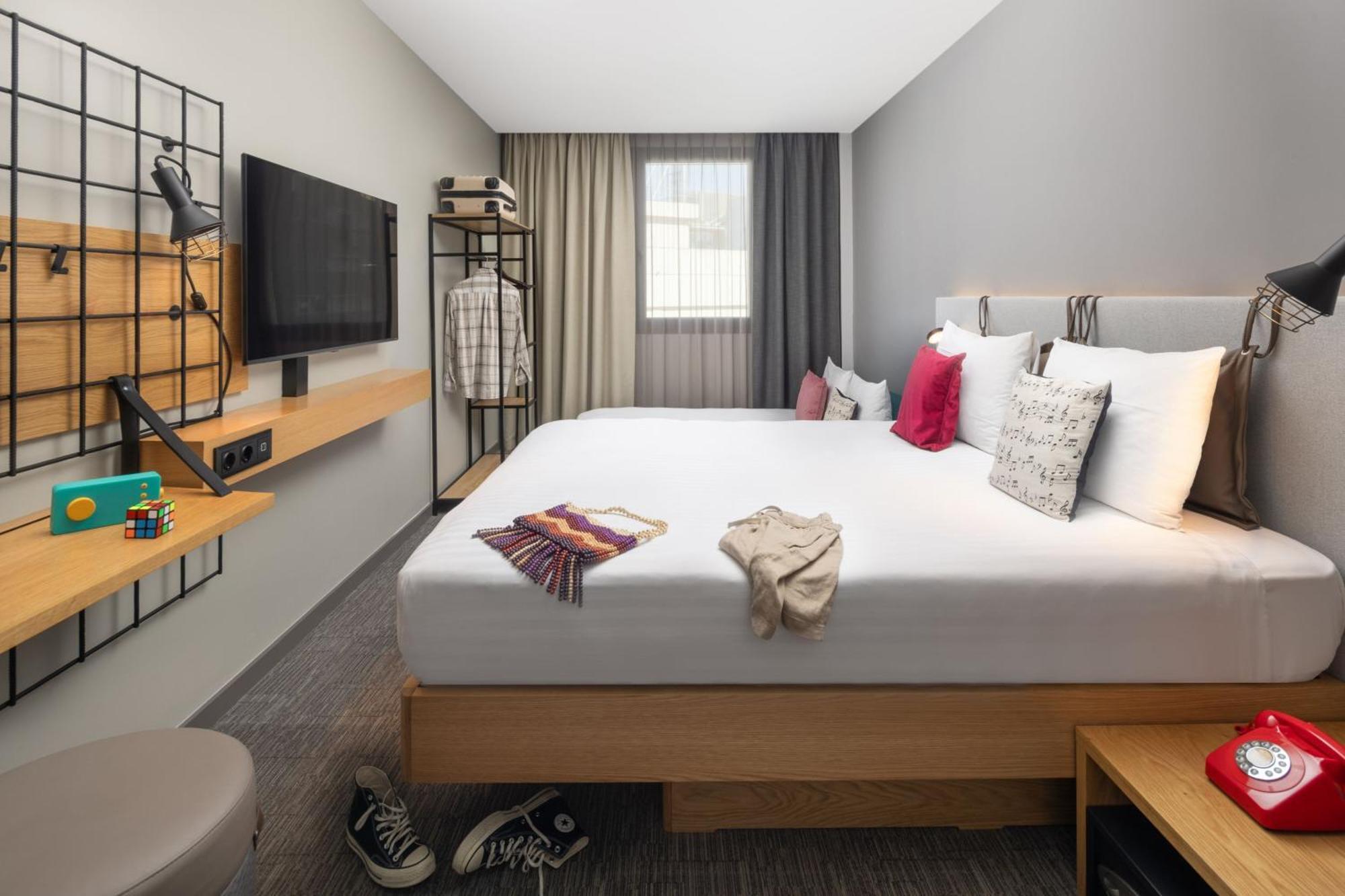 Moxyfied Family Sleeper Room