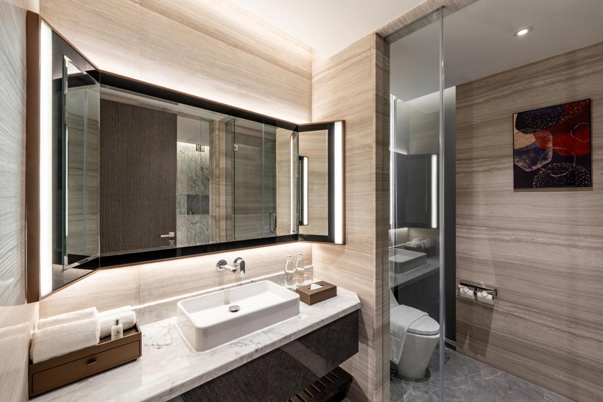 Imperial Pool Suite