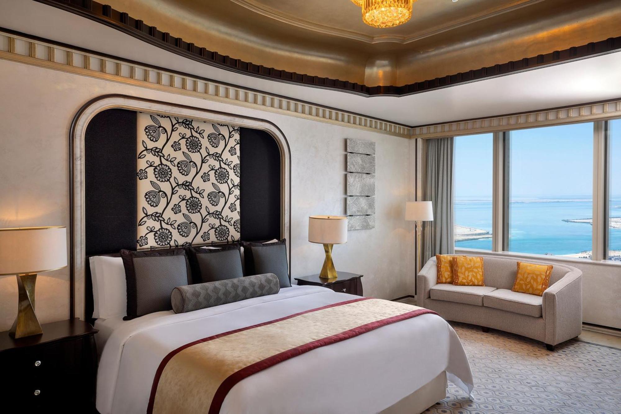 Abu Dhabi Suite 3 Bedroom Penthouse Suite Sea view