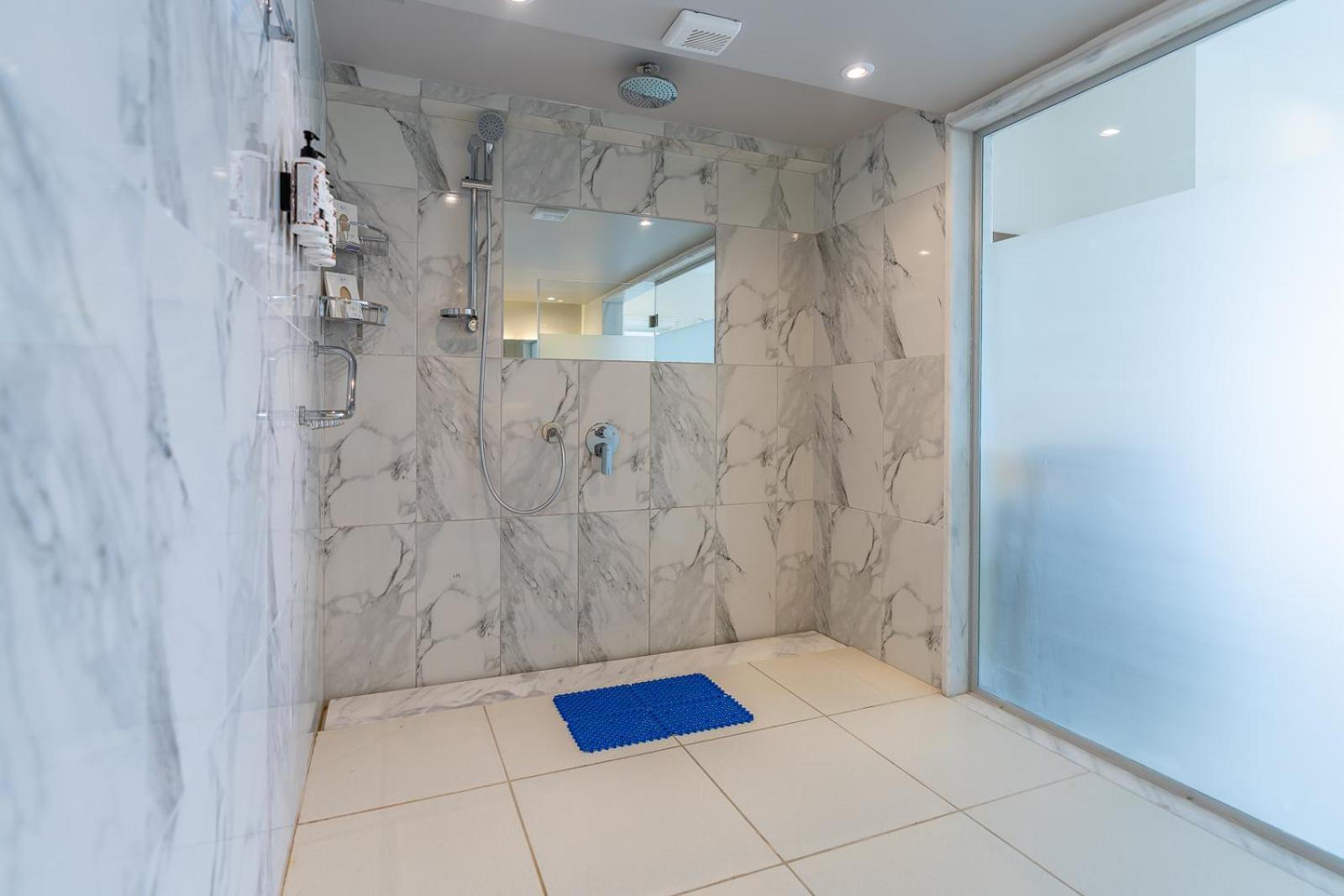 Panoramic suite