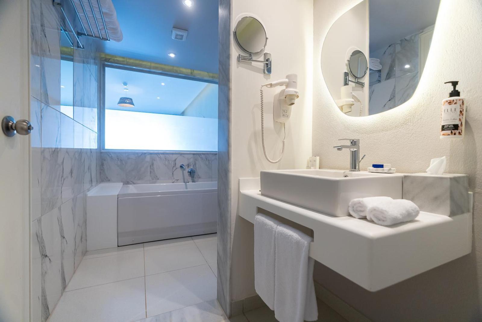 Jaccuzi Deluxe