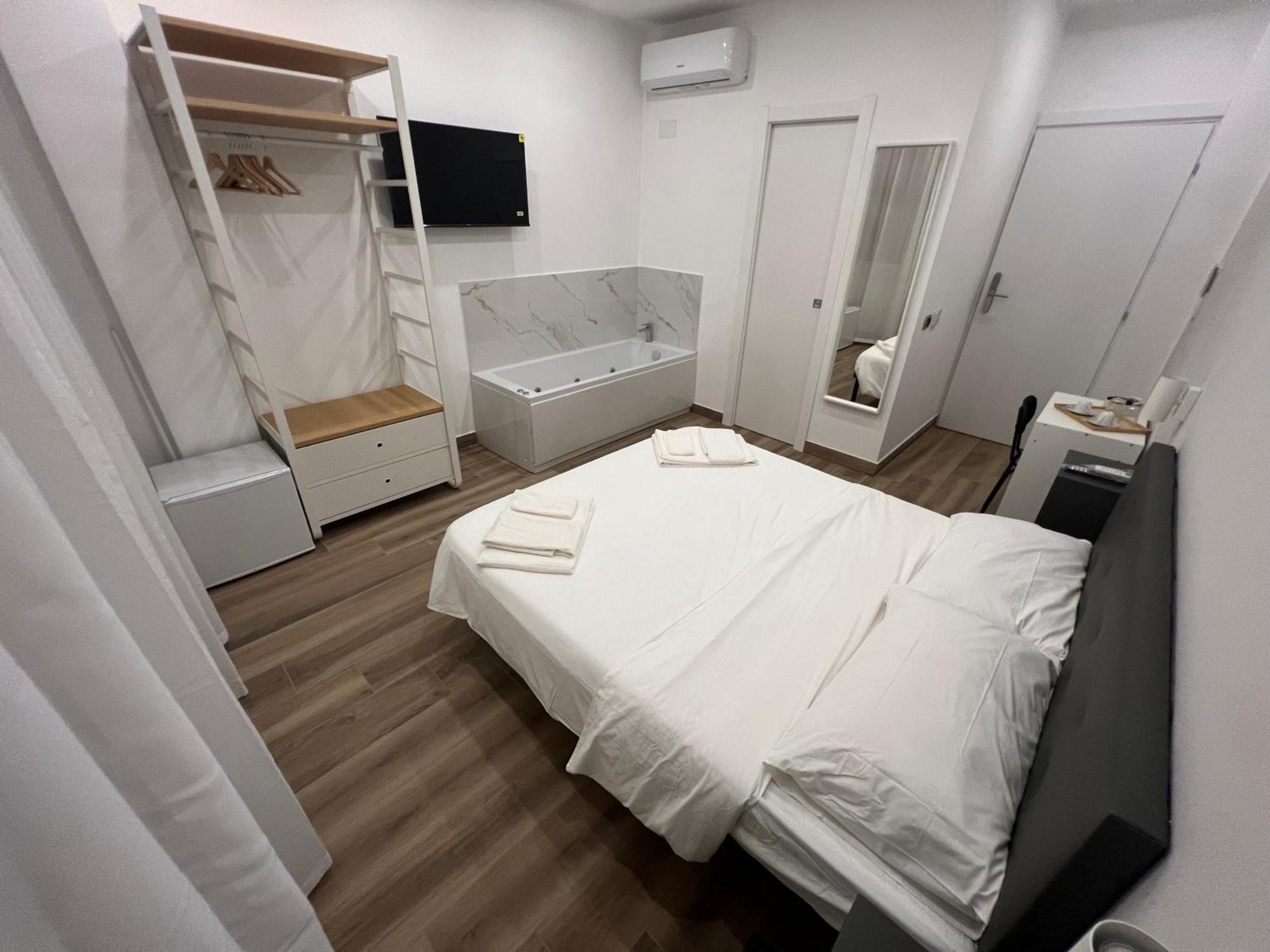 Double Room with Spa Bath,1621326986:JPEG