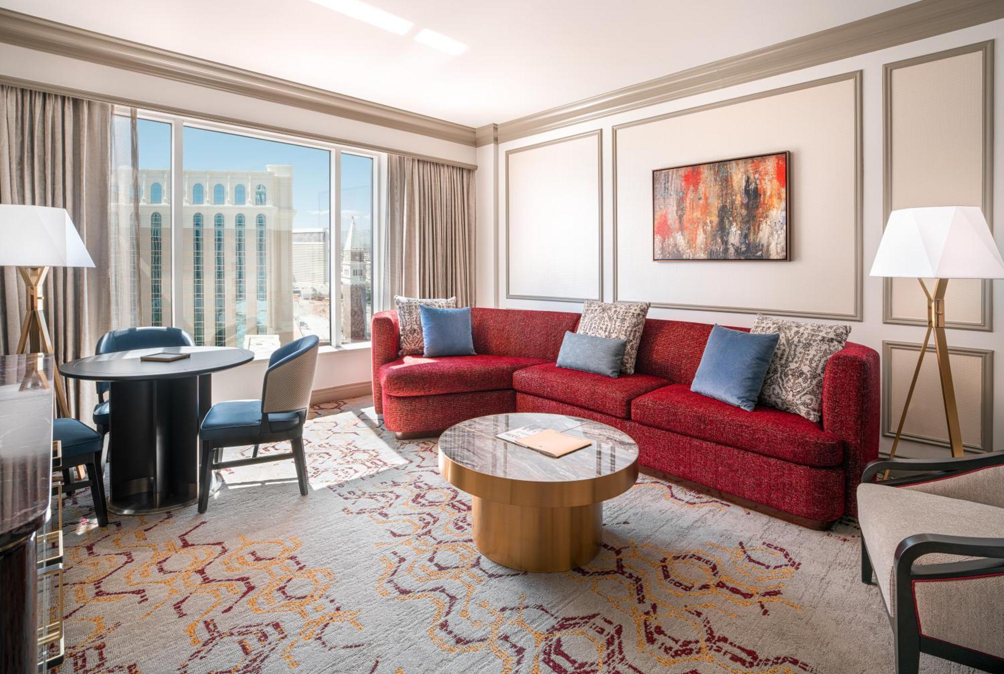Suite Luxury Recentemente Ristrutturata con 2 Letti Queen-Size e Vista Città