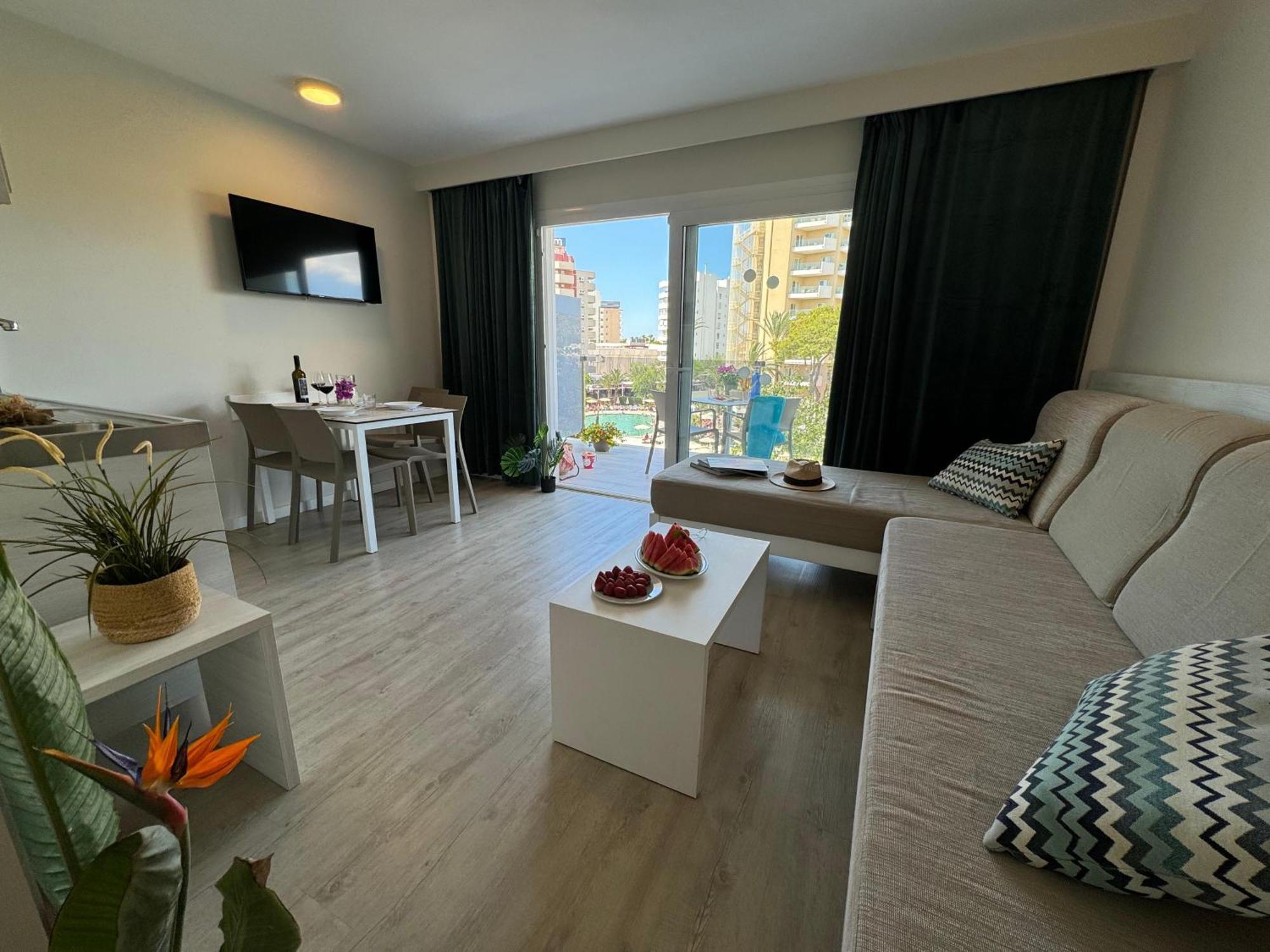 Superior One-Bedroom Apartment Balcony