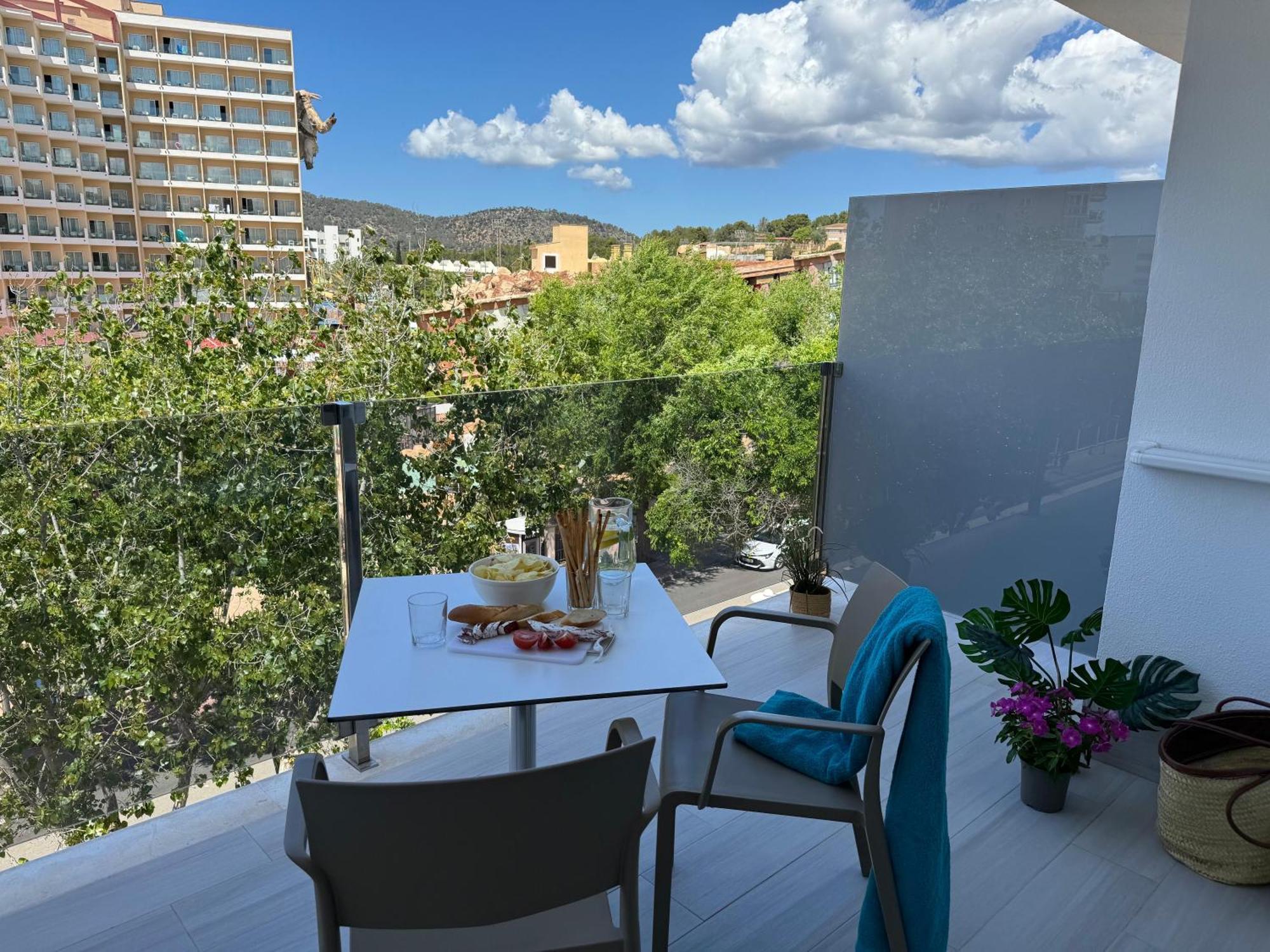 Superior One-Bedroom Apartment Balcony