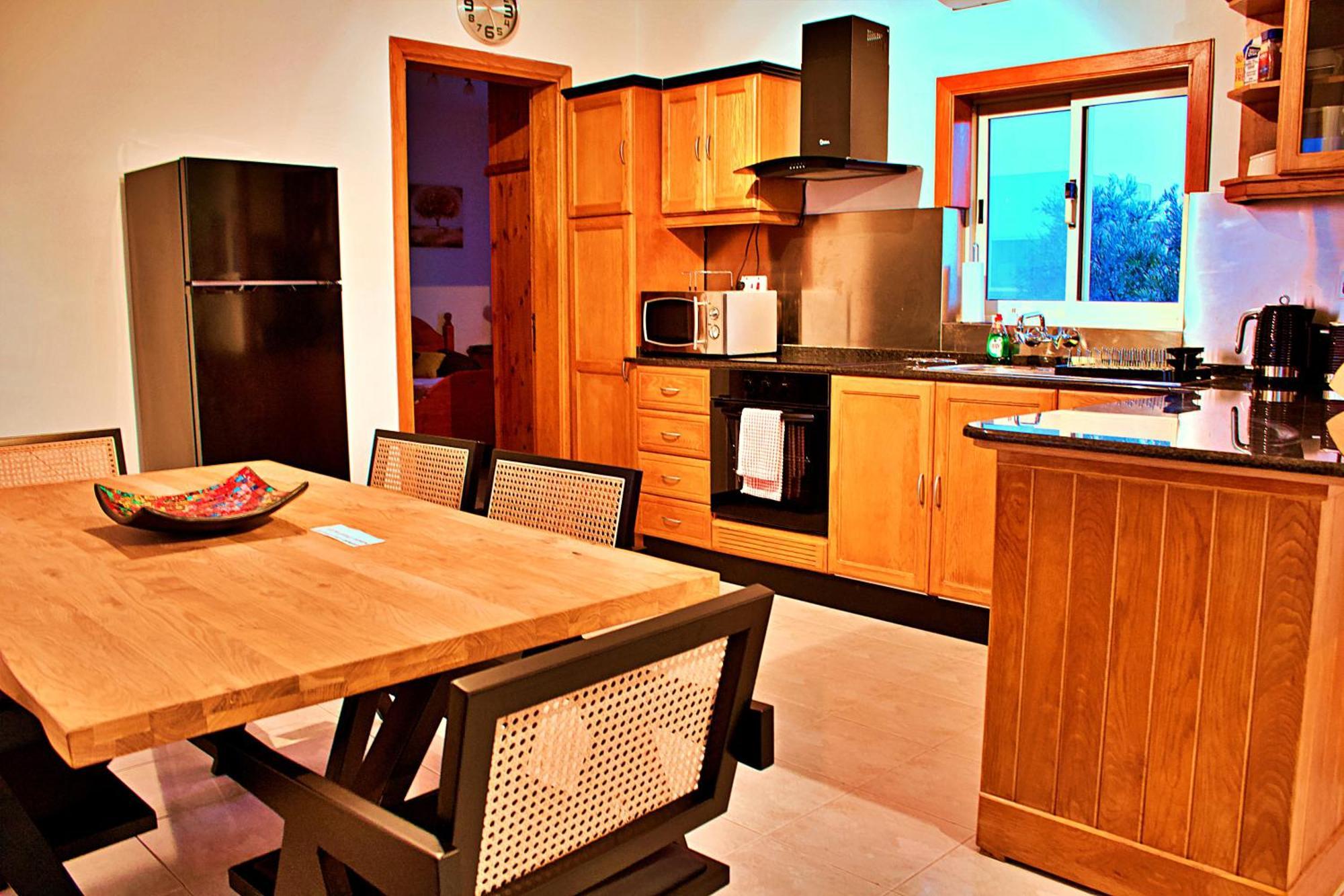 Deluxe Studio
