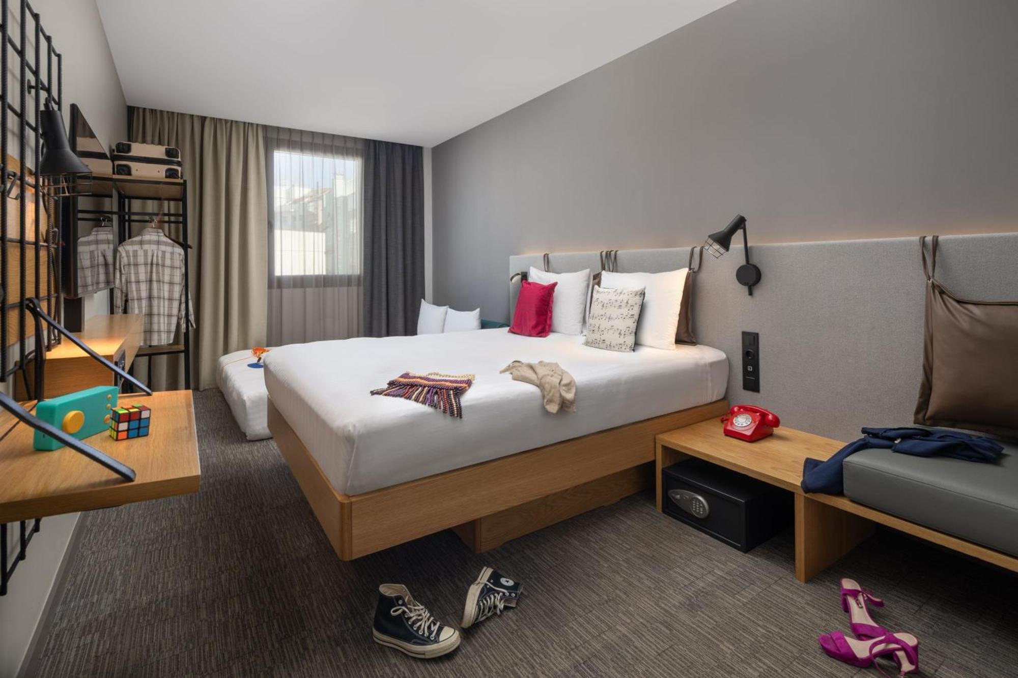 Moxyfied Family Sleeper Room