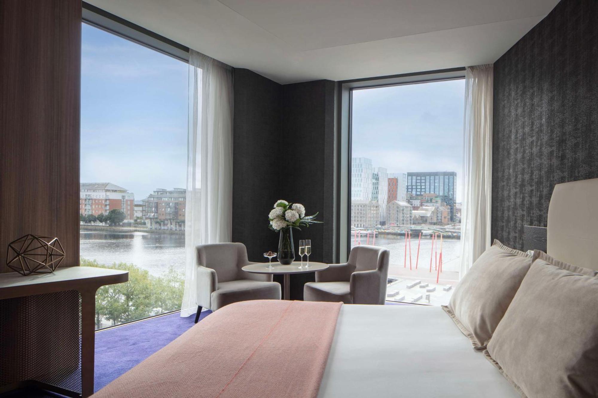 Junior Suite Angolare con Vista e Letto Extra (2 Adulti + 2 Bambini)