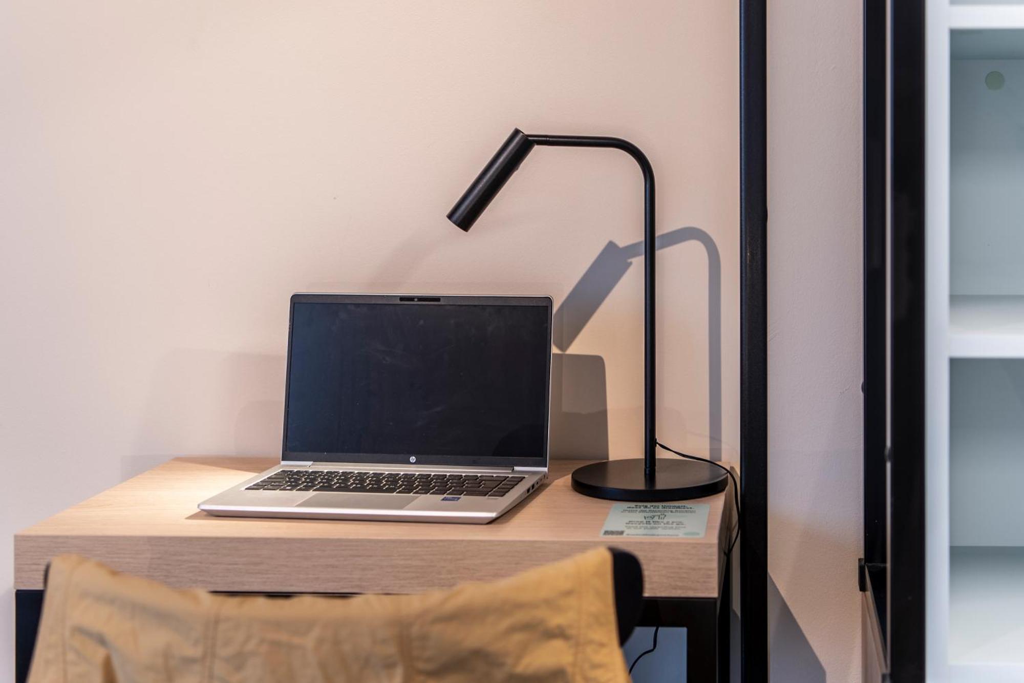 Posto Letto in Dormitorio Misto con 6 Letti