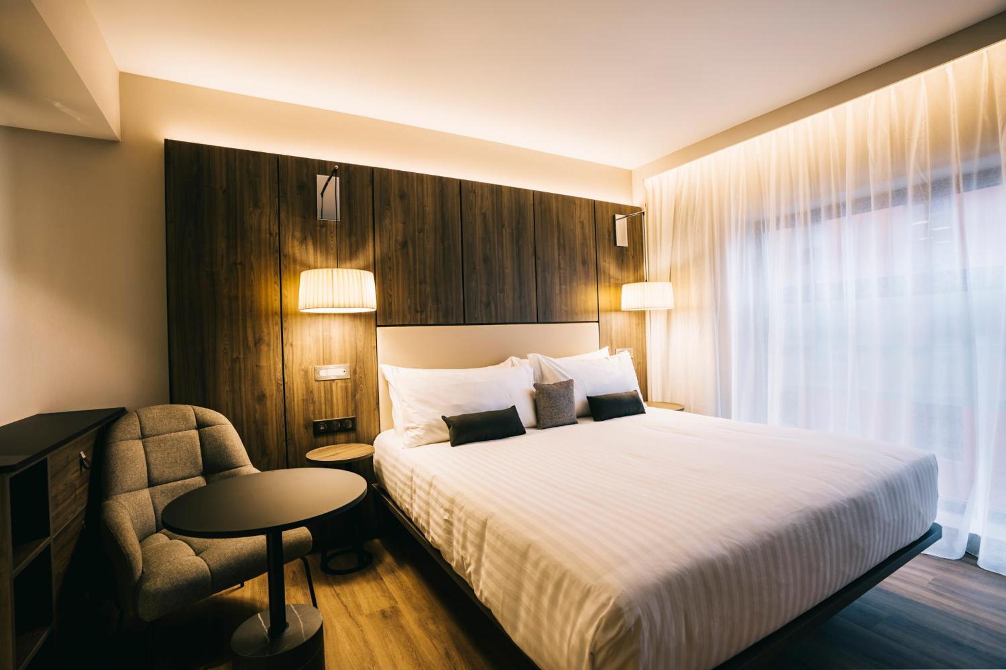 Standard King Room