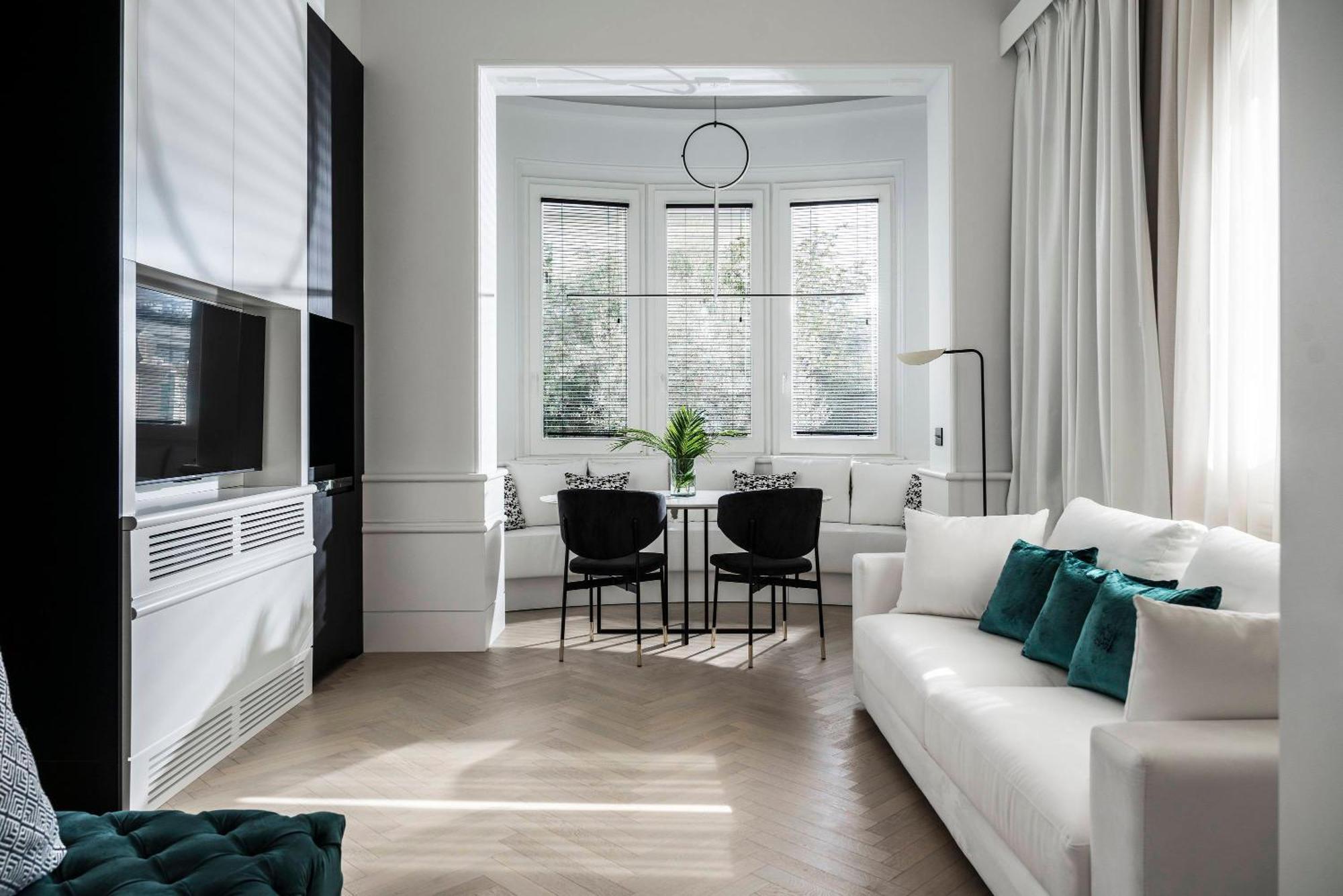 King Suite Spa Bath