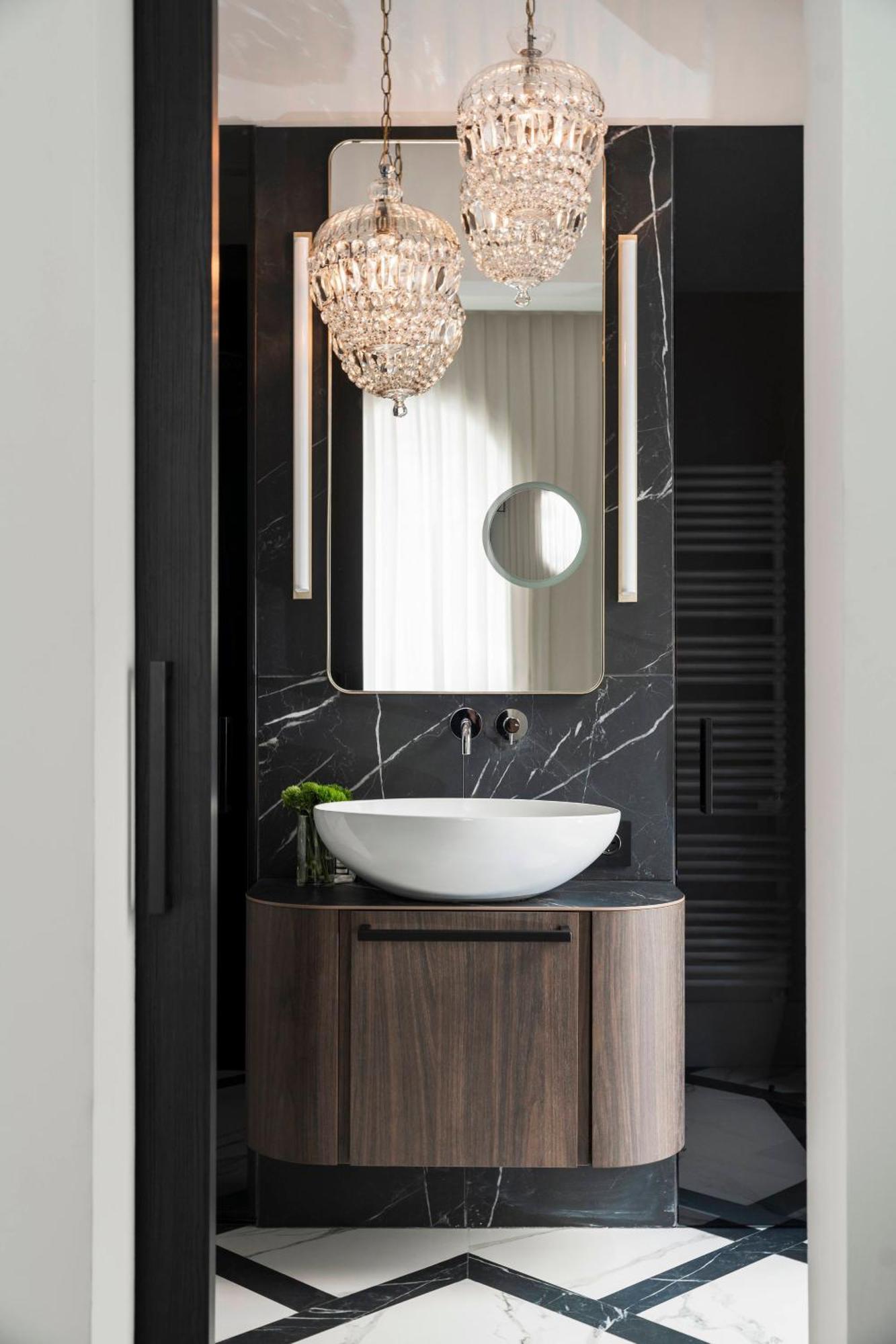 King Suite Spa Bath