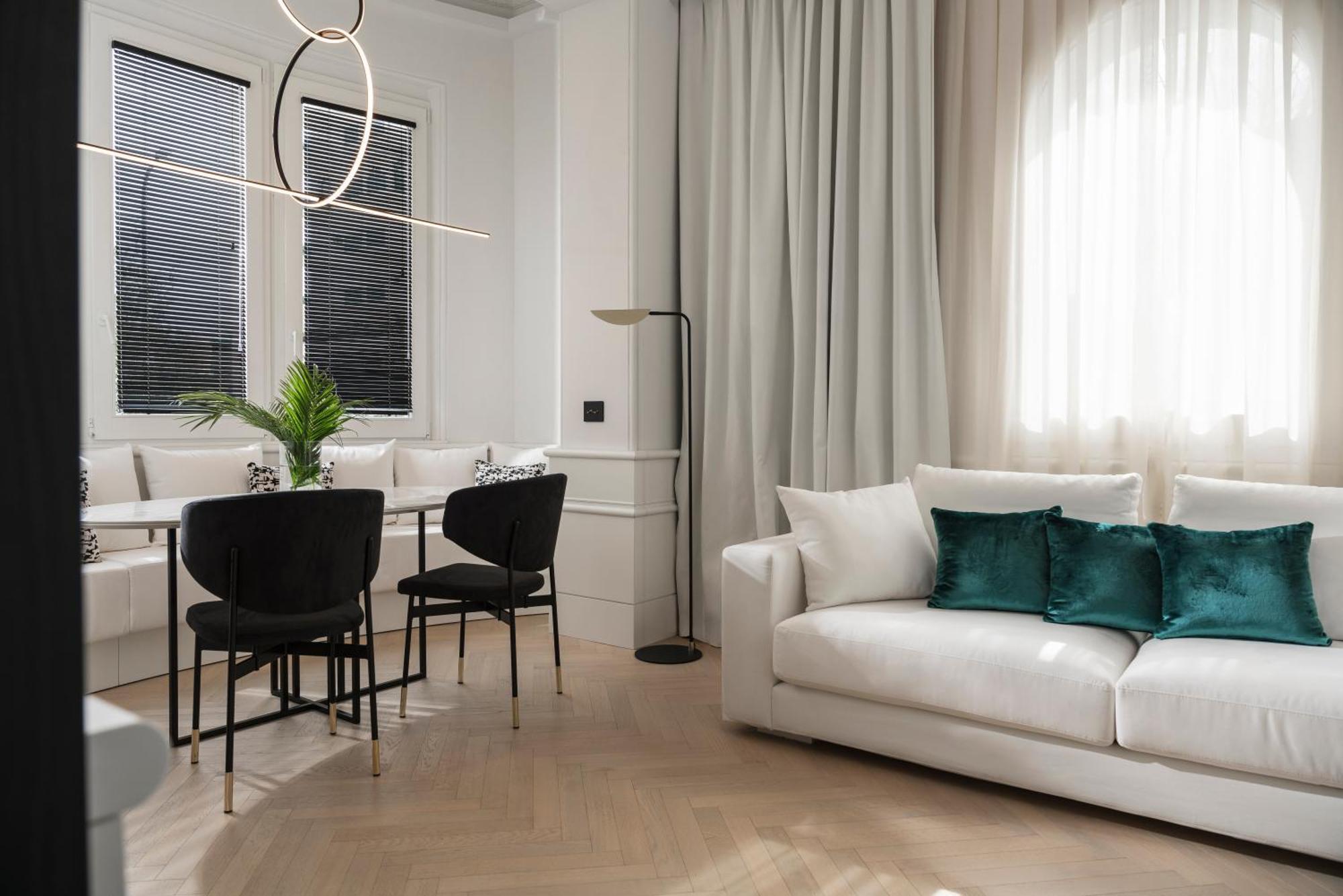 King Suite Spa Bath