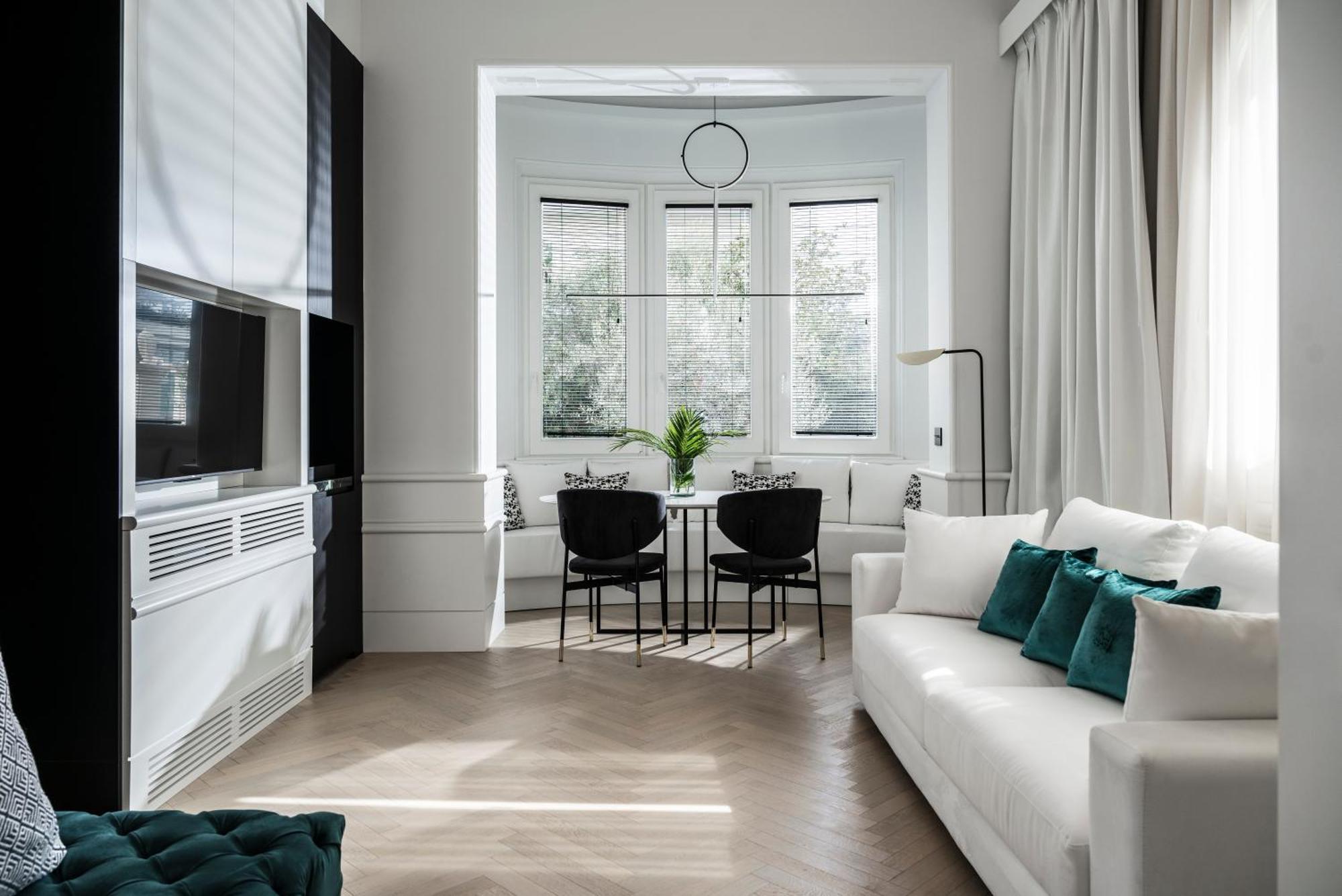 King Suite Spa Bath