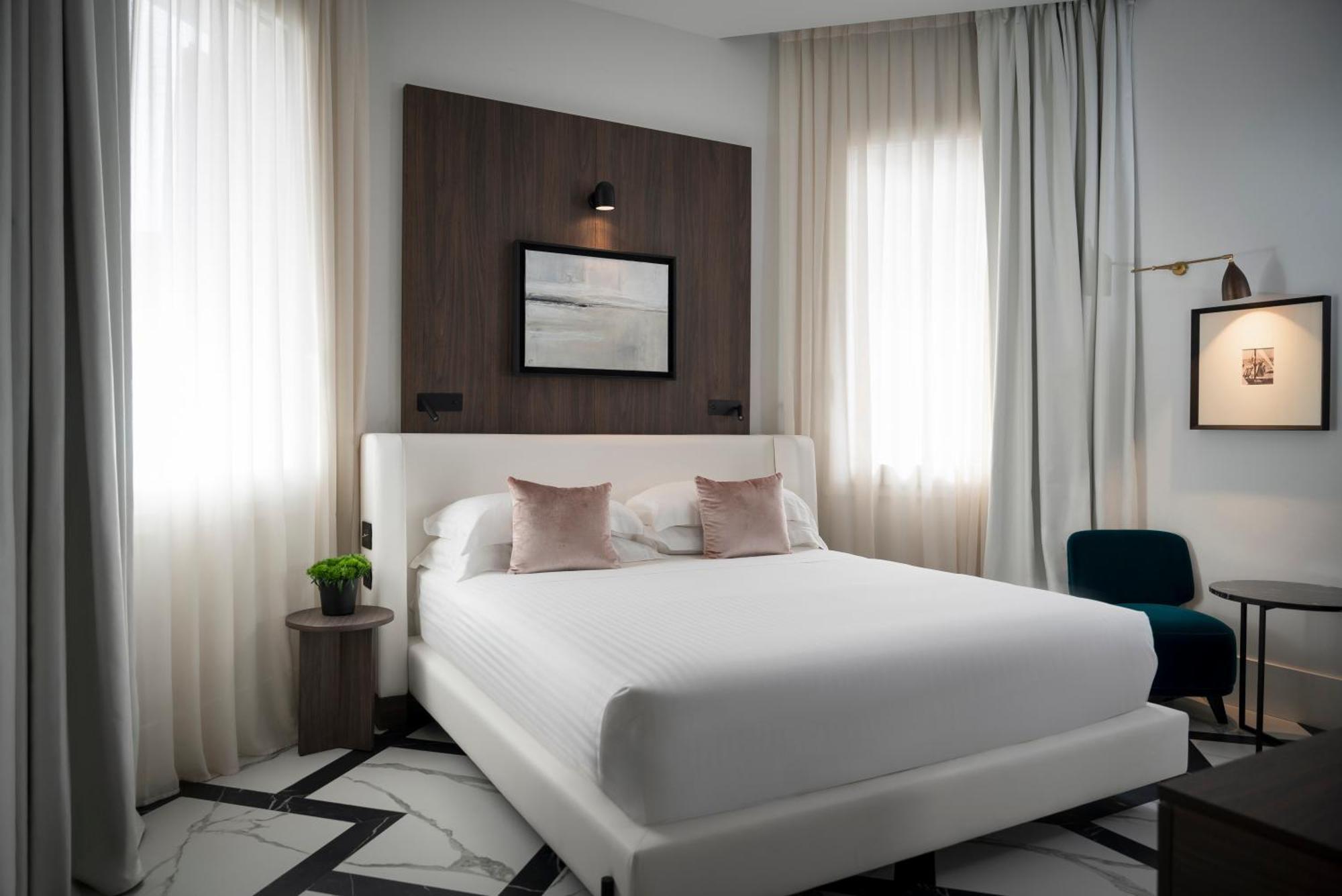 King Suite Spa Bath