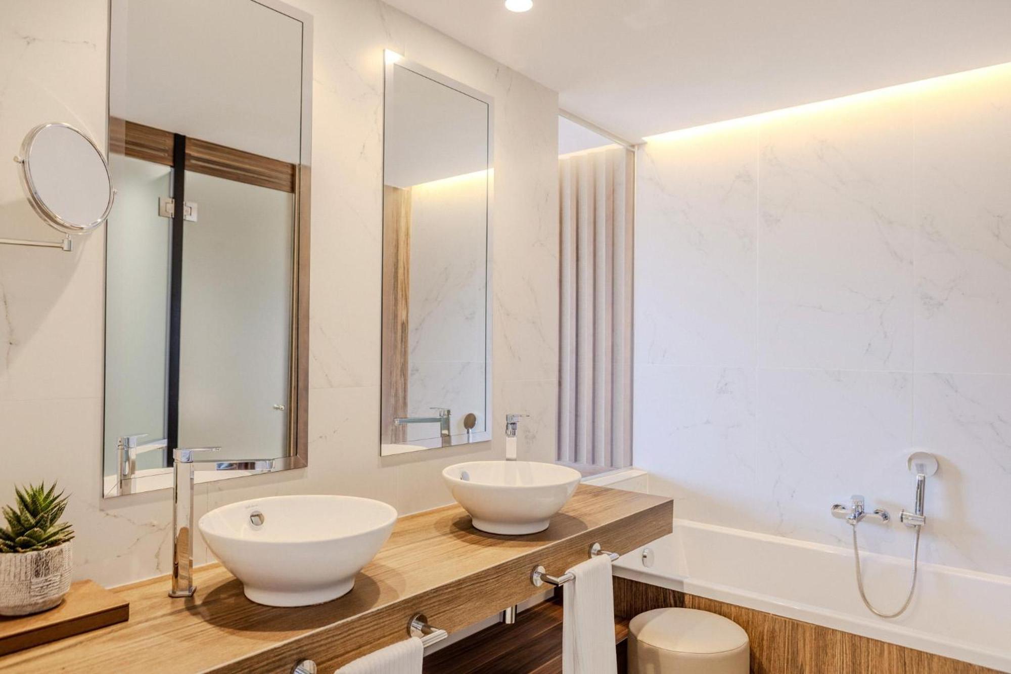 Junior Suite con Accesso Diretto alla Piscina