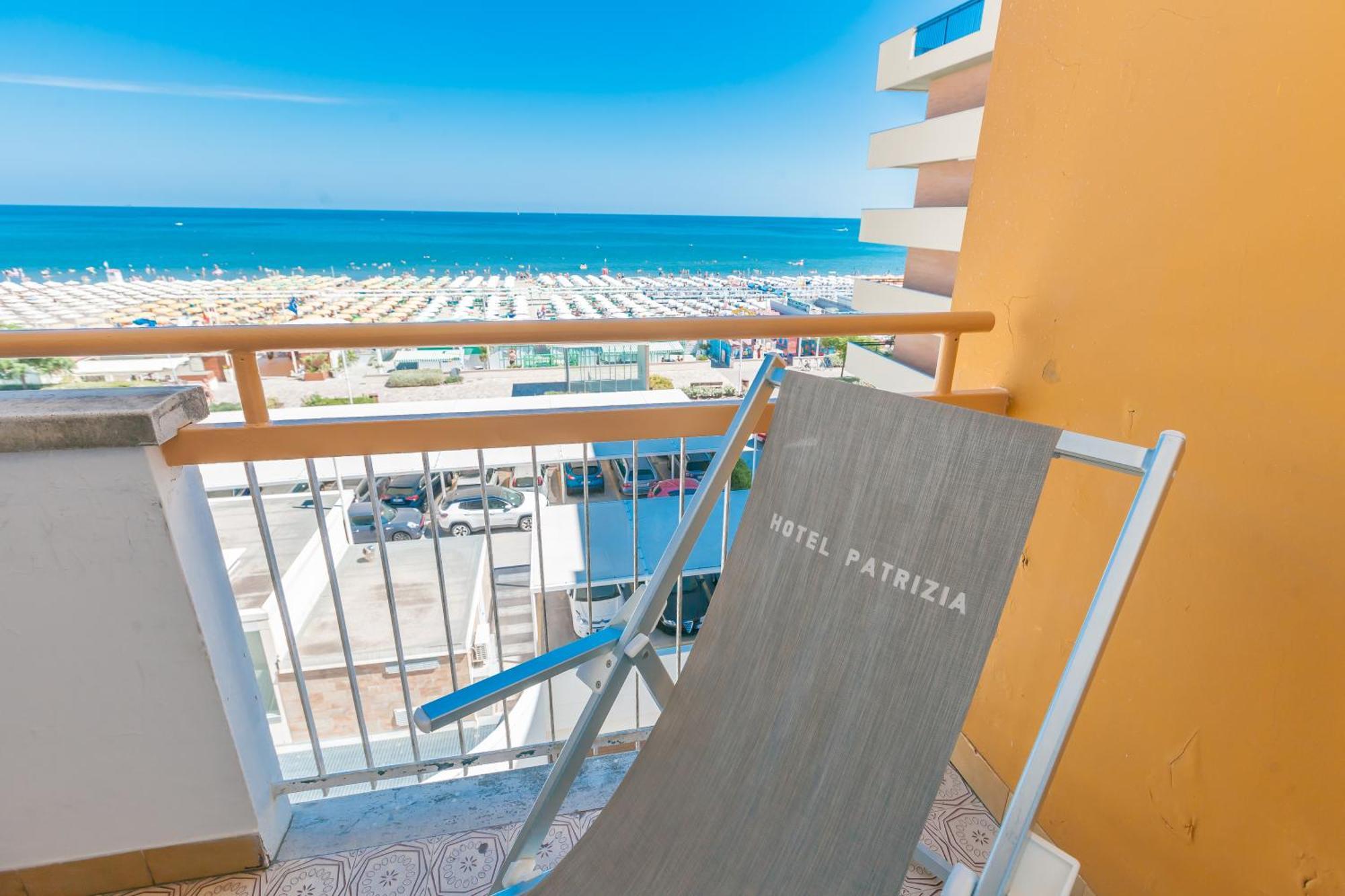 Superior Quadruple Room Front Sea View