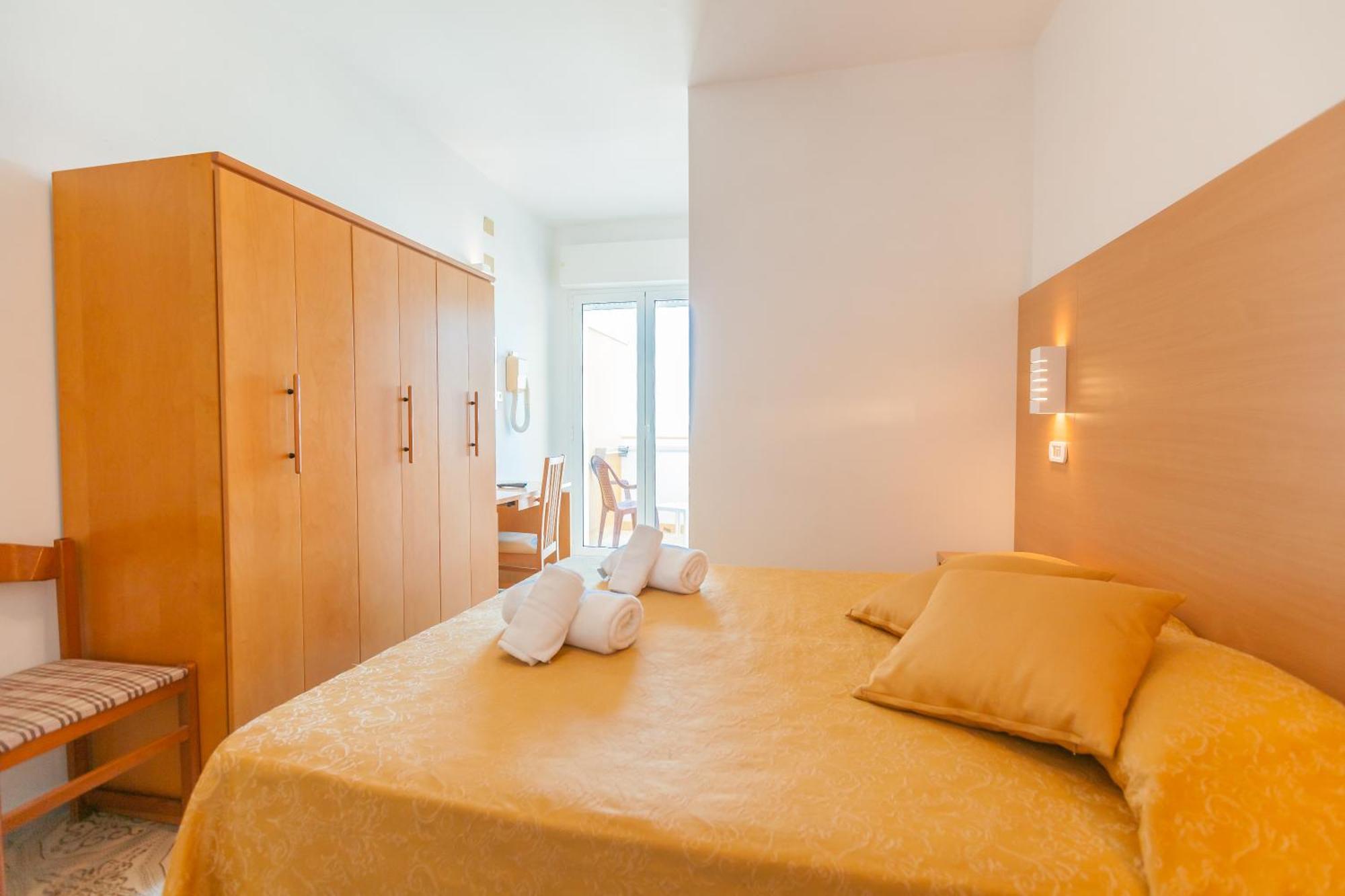 Superior Quadruple Room Front Sea View