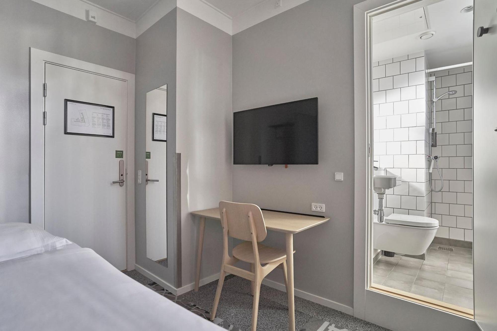 Efficient Single Room Twin Bed