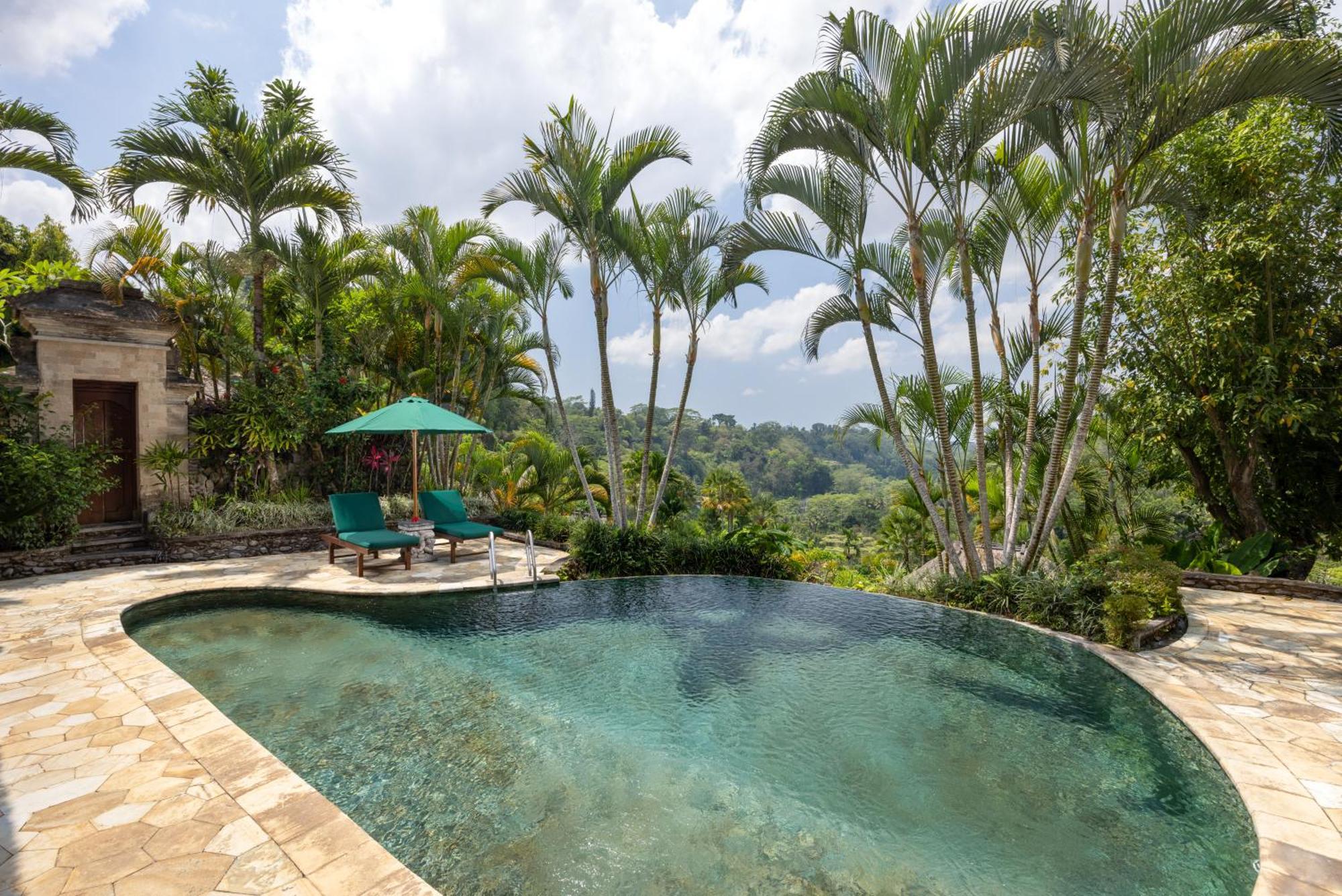 Royal Pool Villa 1 hour Massage