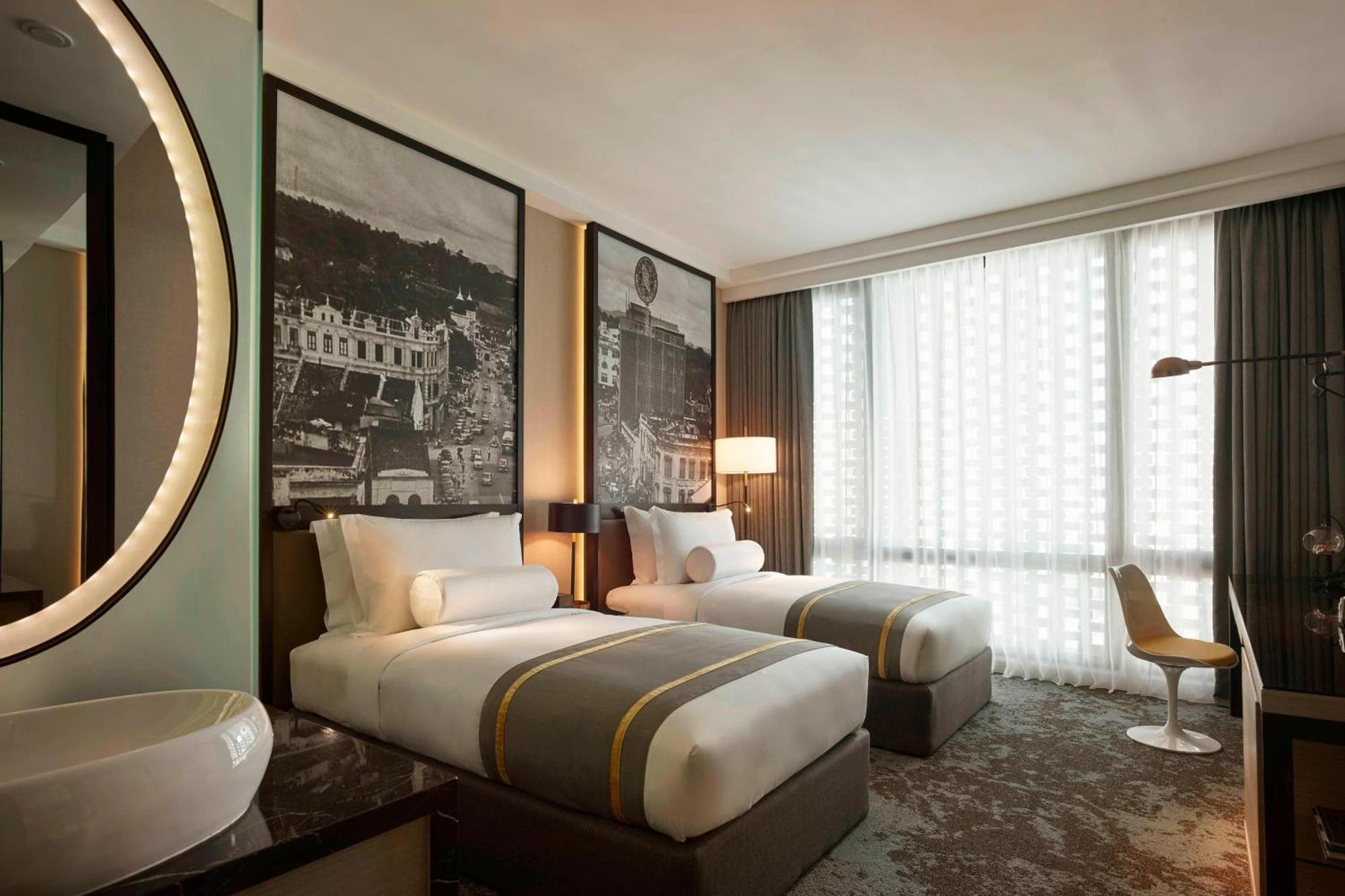 Deluxe Twin Guest room 2 Twin or Single Beds City view