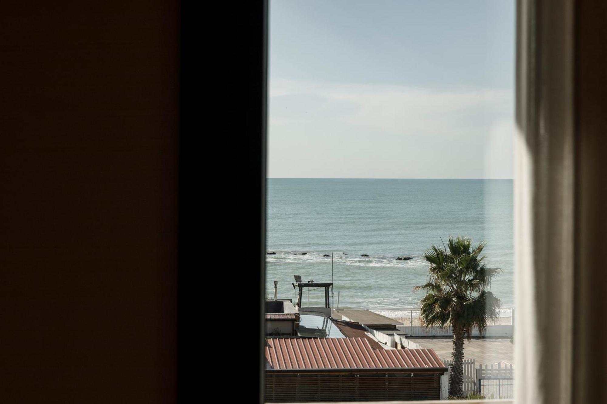 Camera Matrimoniale Deluxe con Balcone e Vista Mare