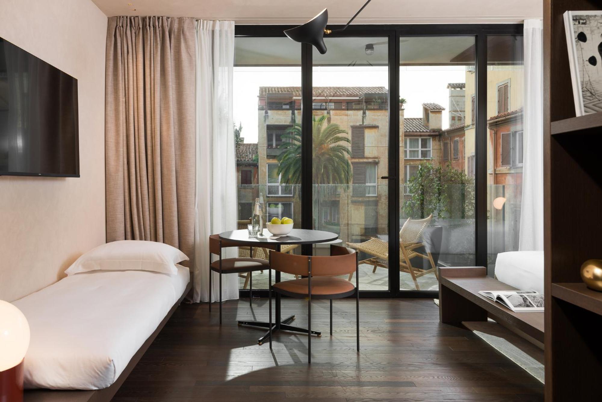 Studio Balcony