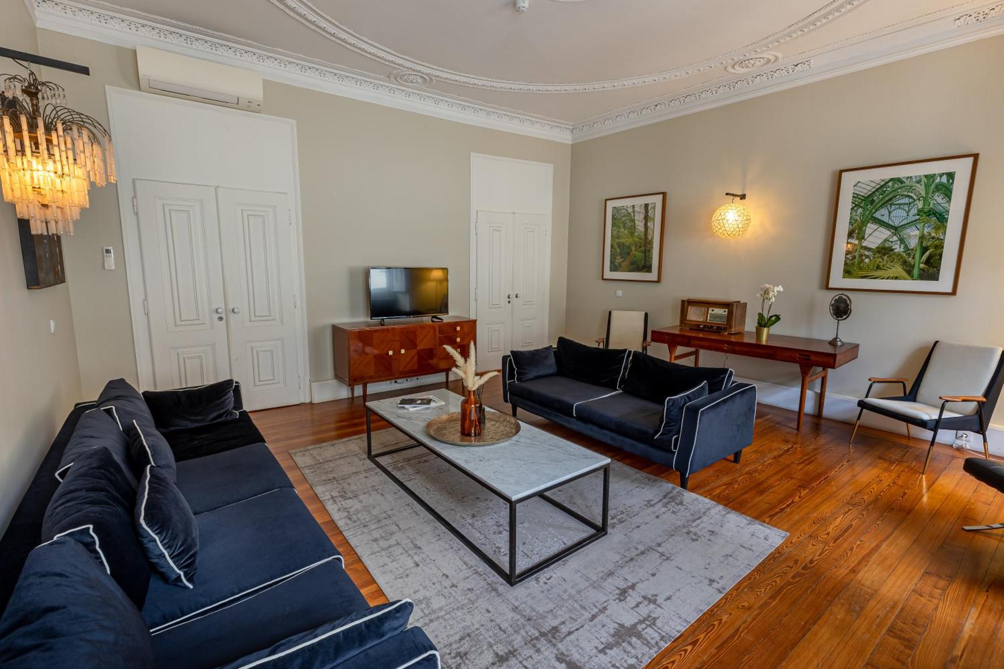 Deluxe 2 Bedroom Apartment