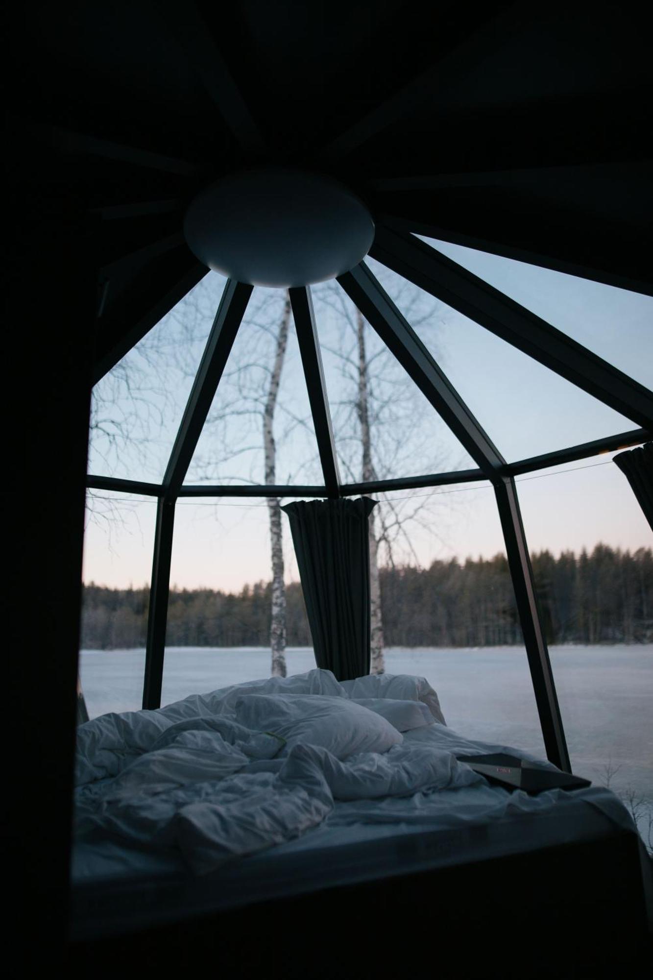 Aurora Glass Igloo