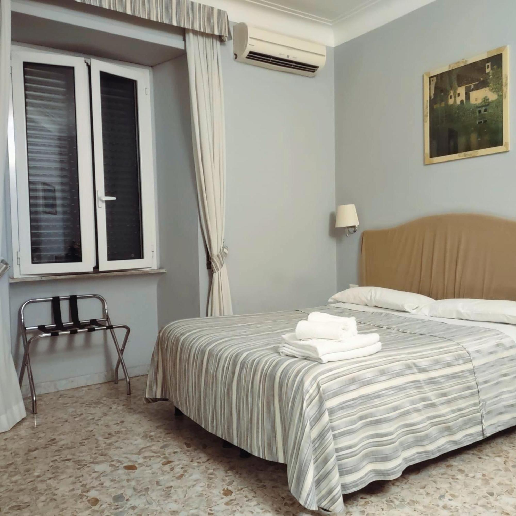 Deluxe Double Room Shower