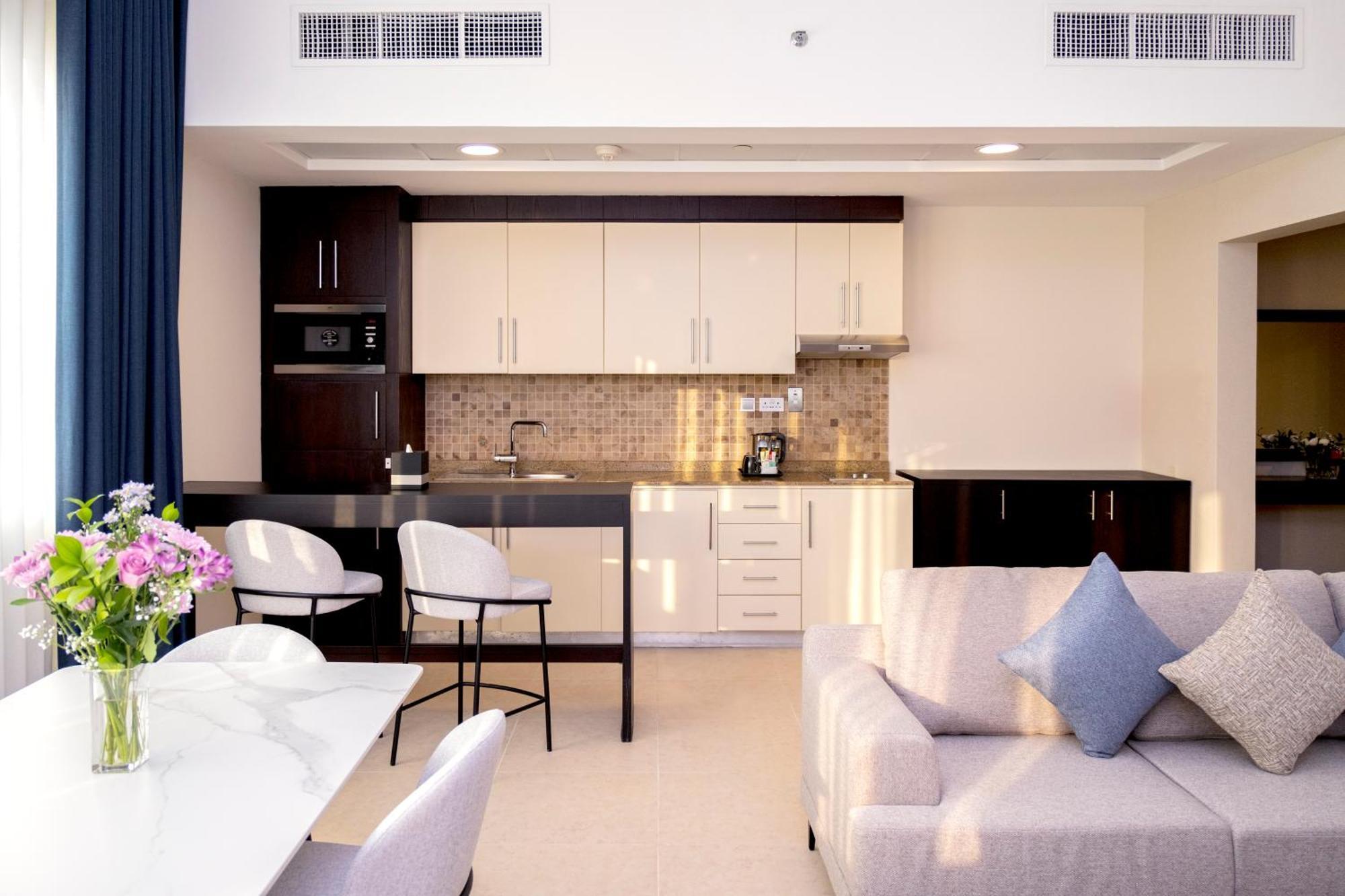One-Bedroom Apartment City View