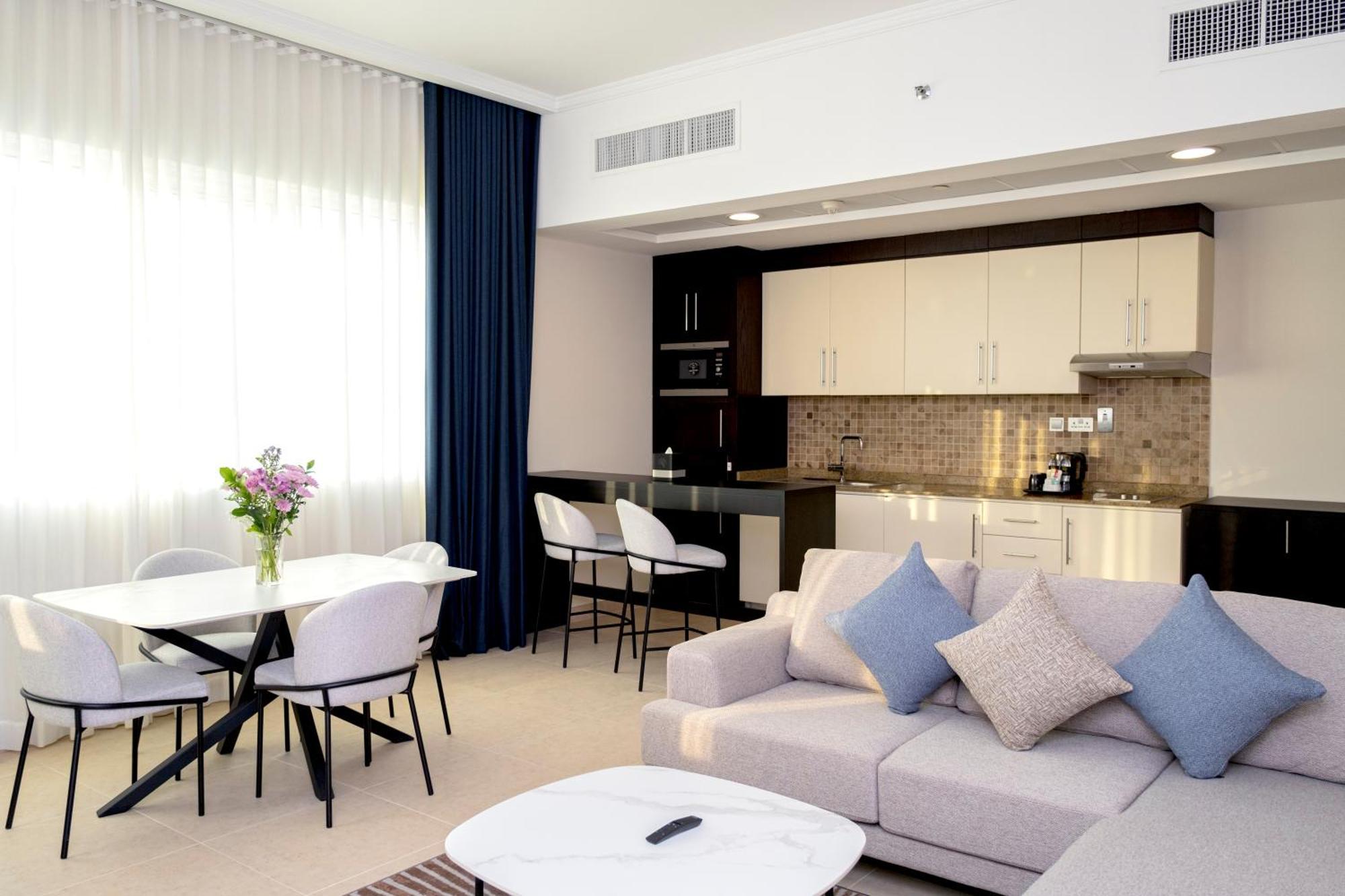 One-Bedroom Apartment City View