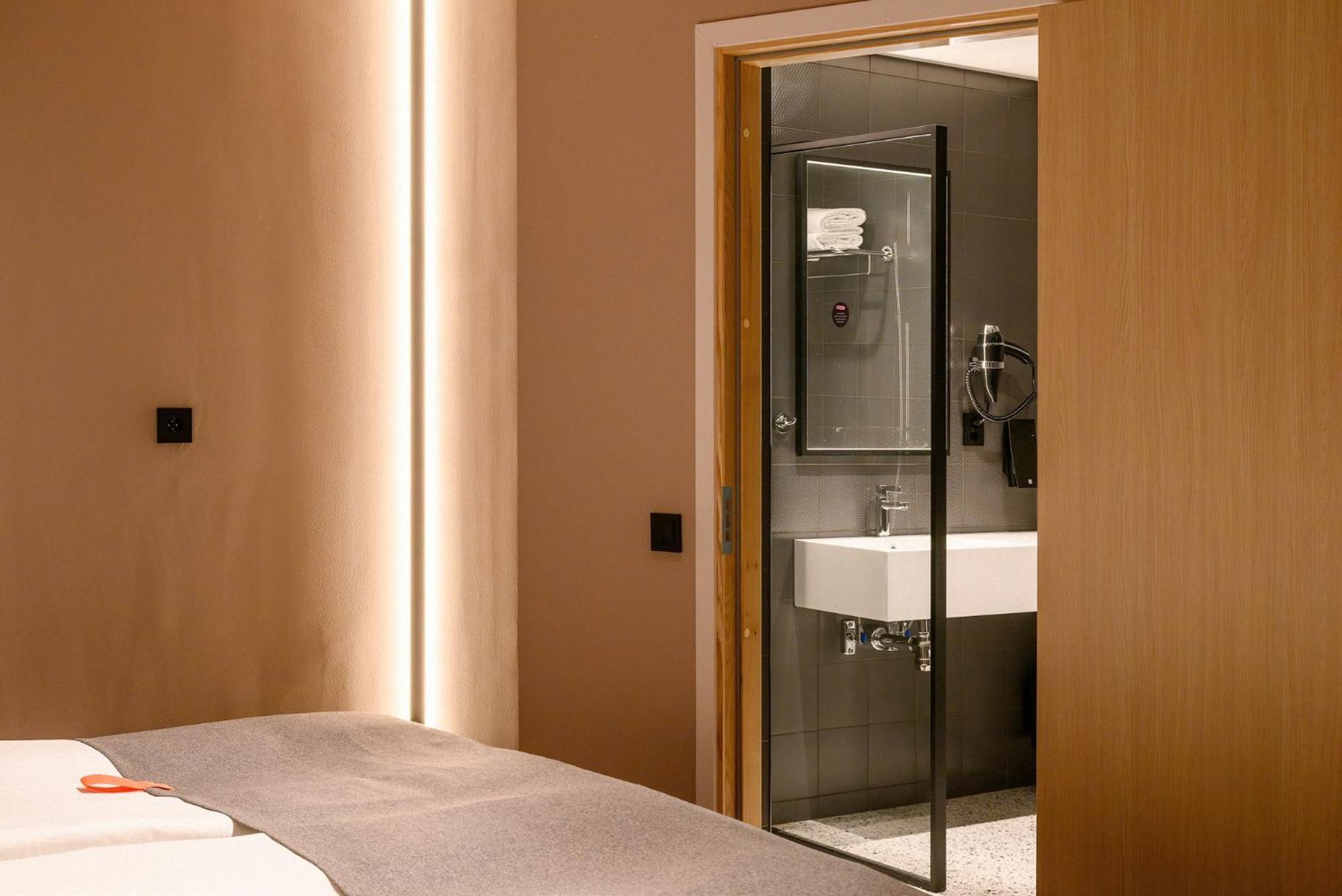 Small Double Room without window
