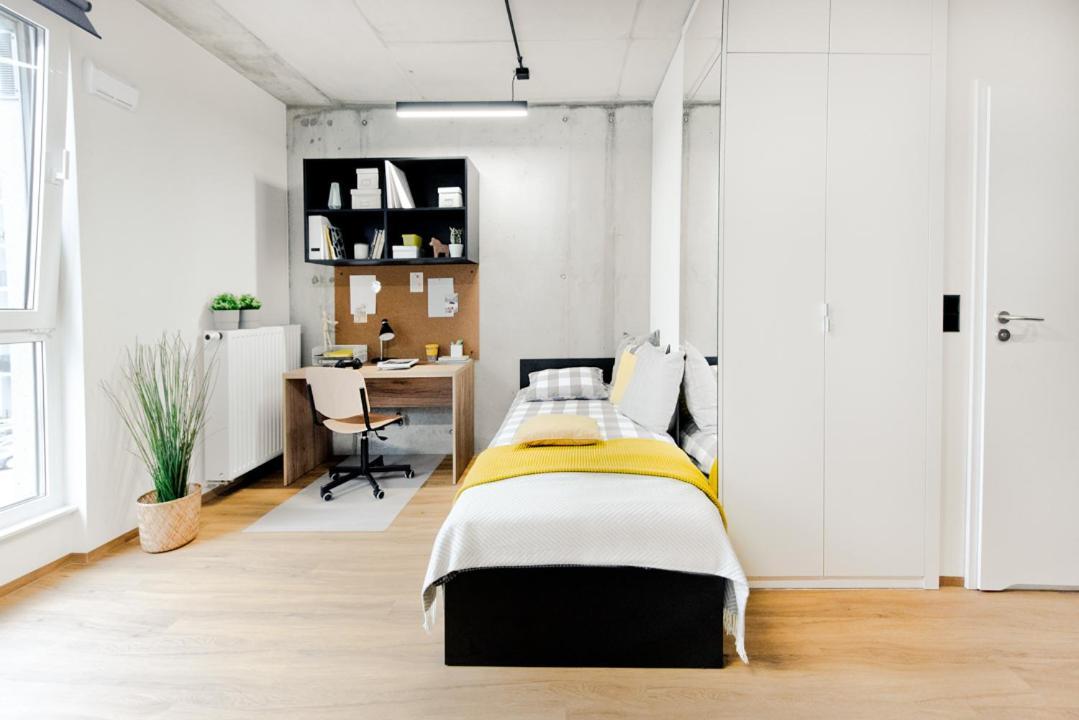 Twin Room Private Bathroom