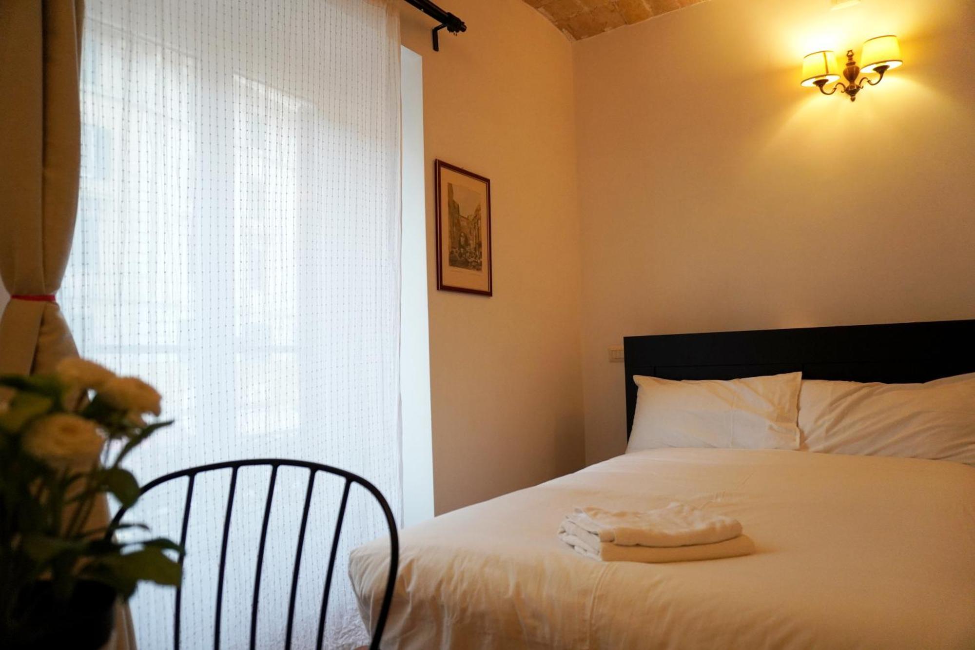 Single Room with Private External Bathroom,1638506355:JPEG