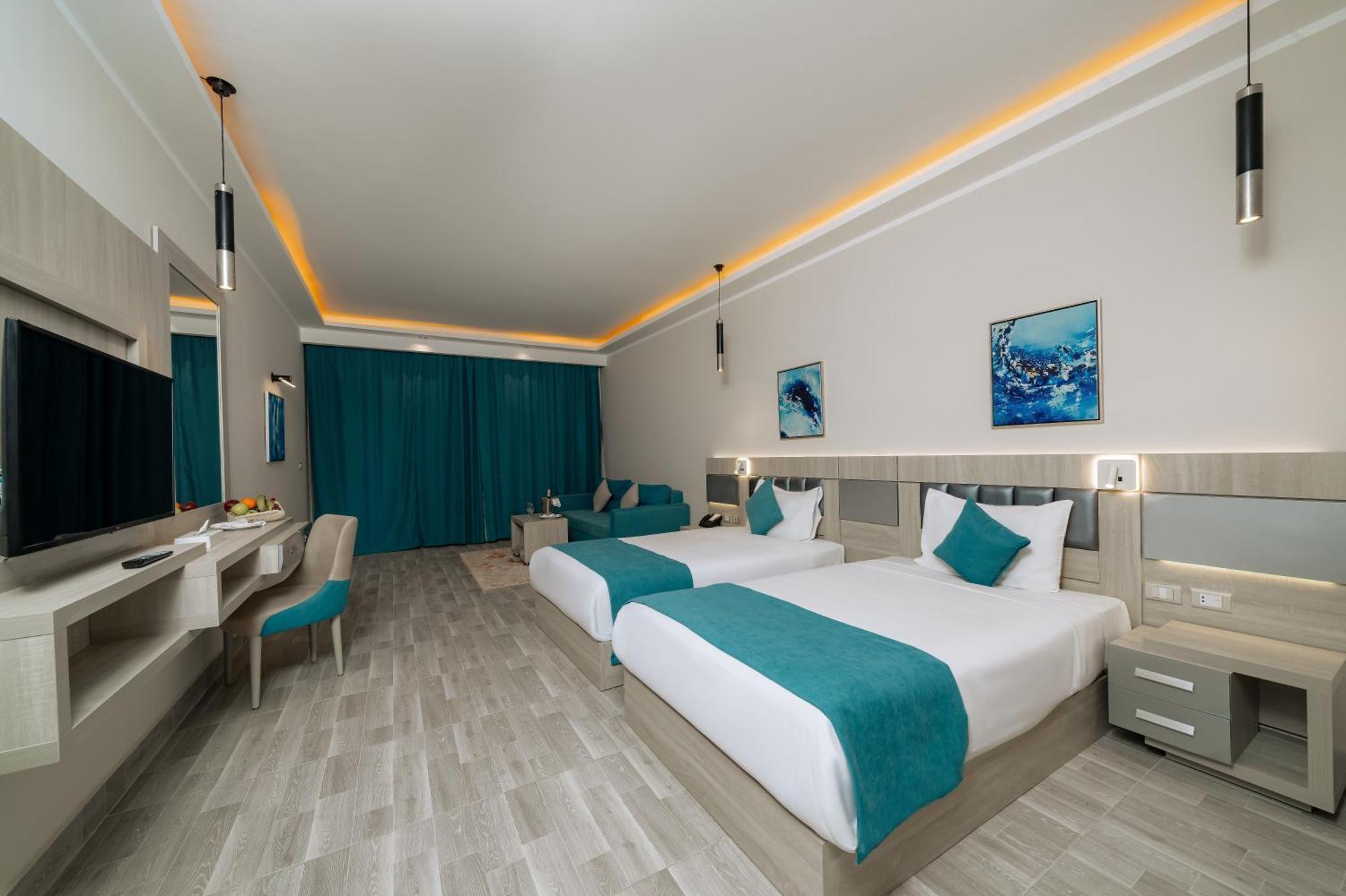 Double or Twin Room Partial Sea View
