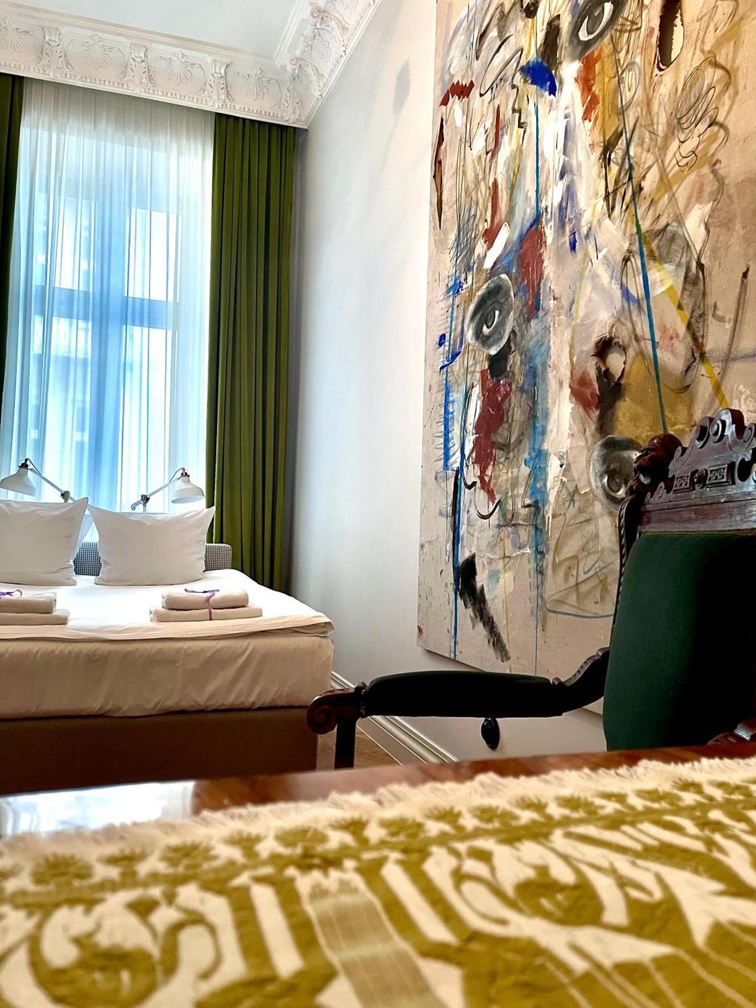 Deluxe Apartment