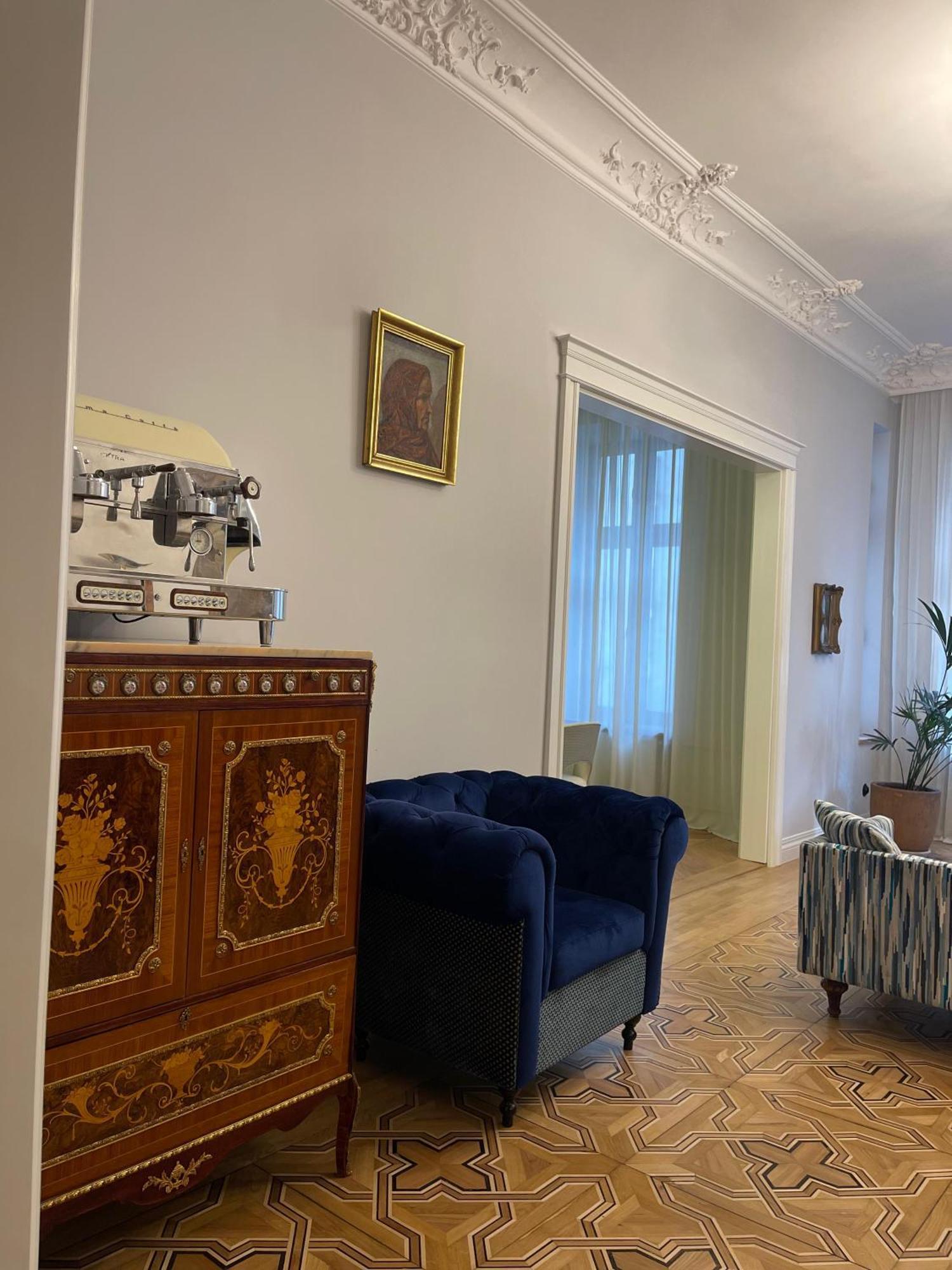 Deluxe Apartment