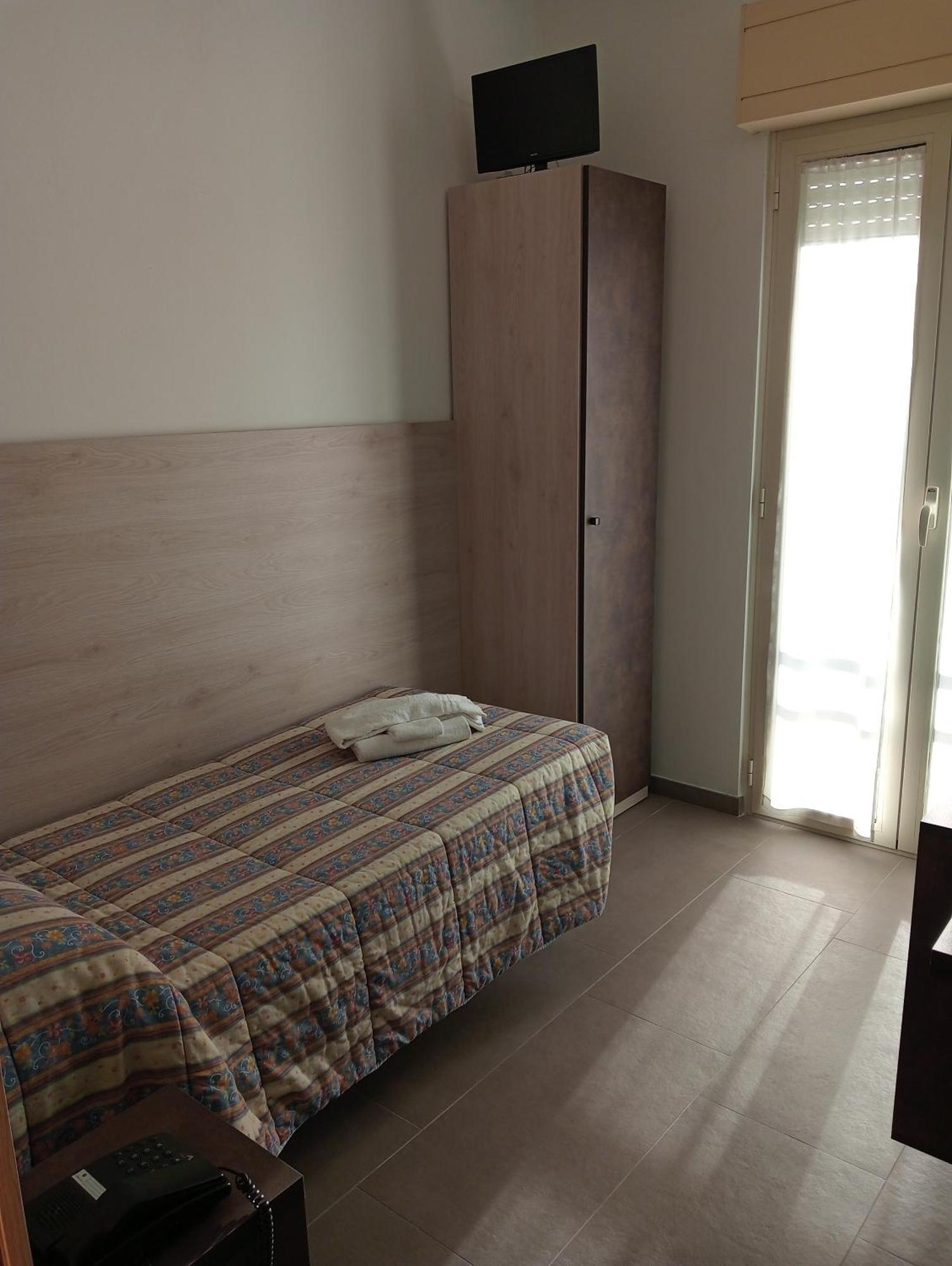 Camera Singola con Bagno Privato