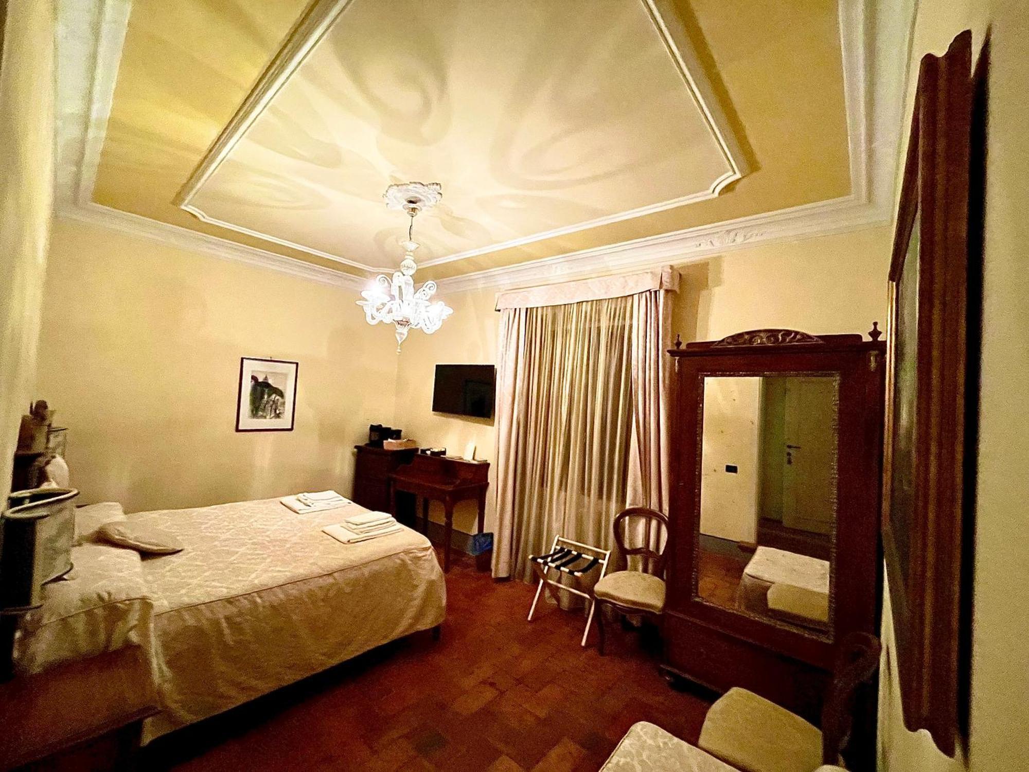 Double Room Private Bathroom