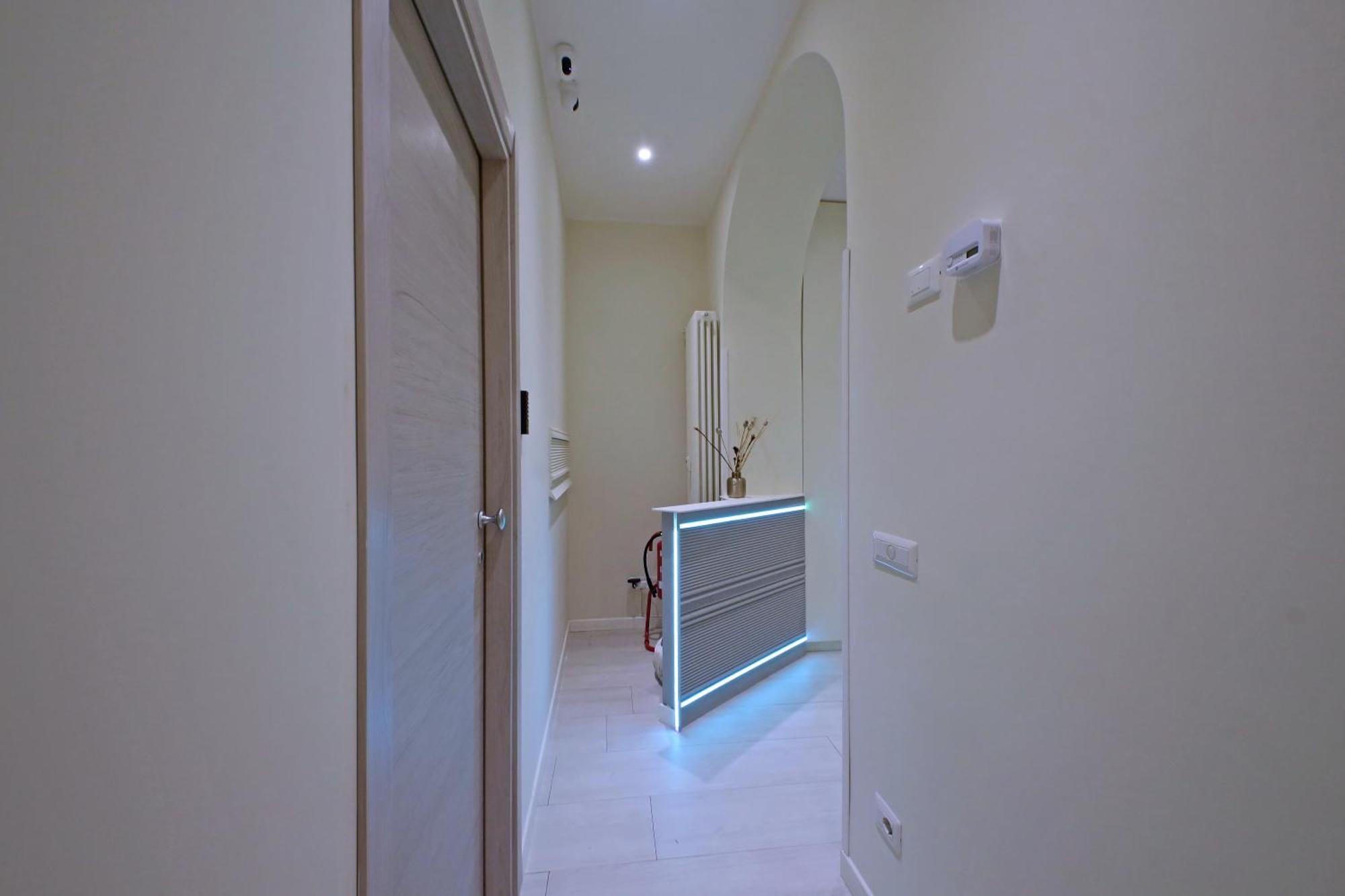 Deluxe One-Bedroom Apartment with City View,1642794716:JPEG