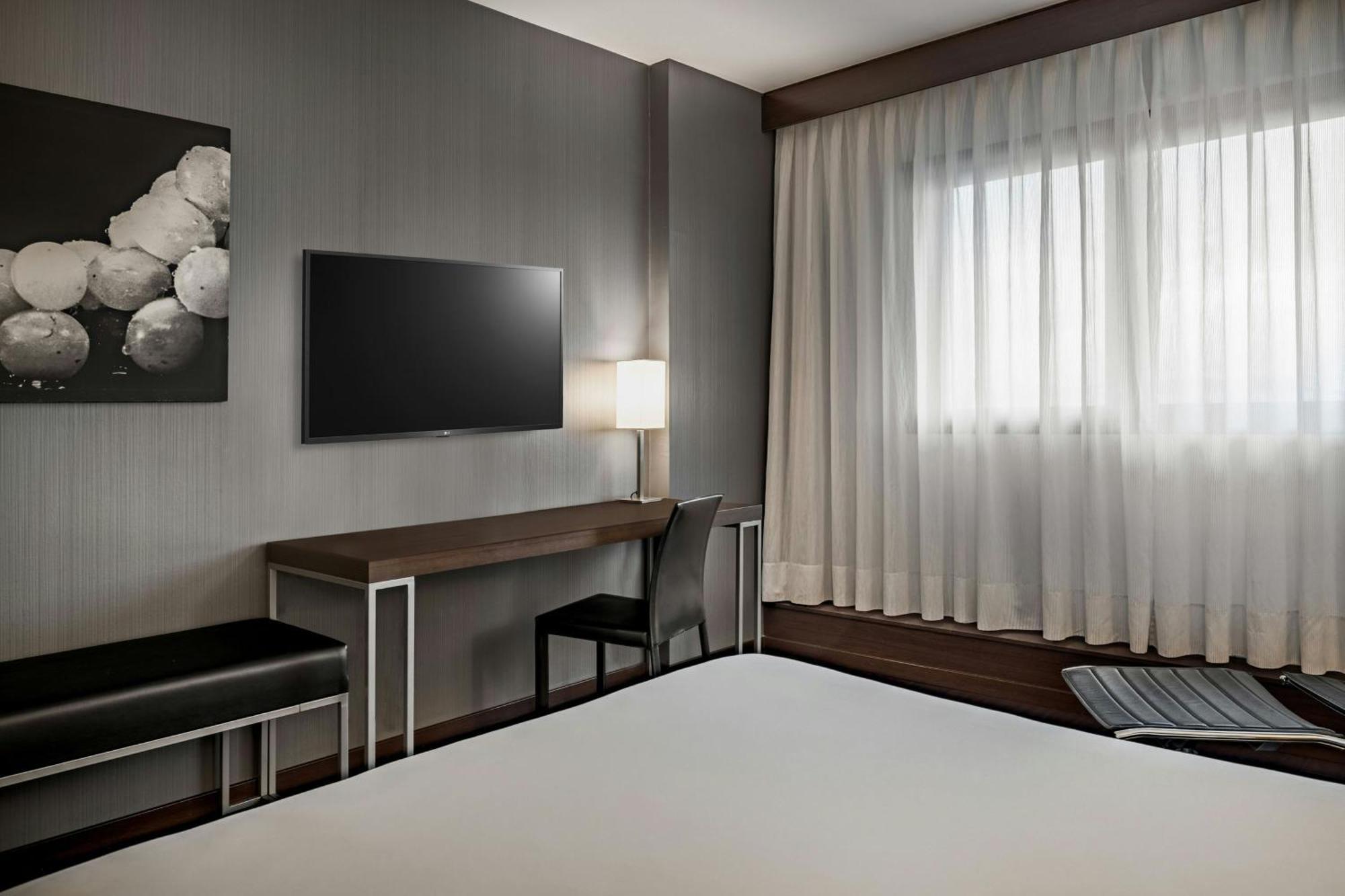 Standard Queen Room
