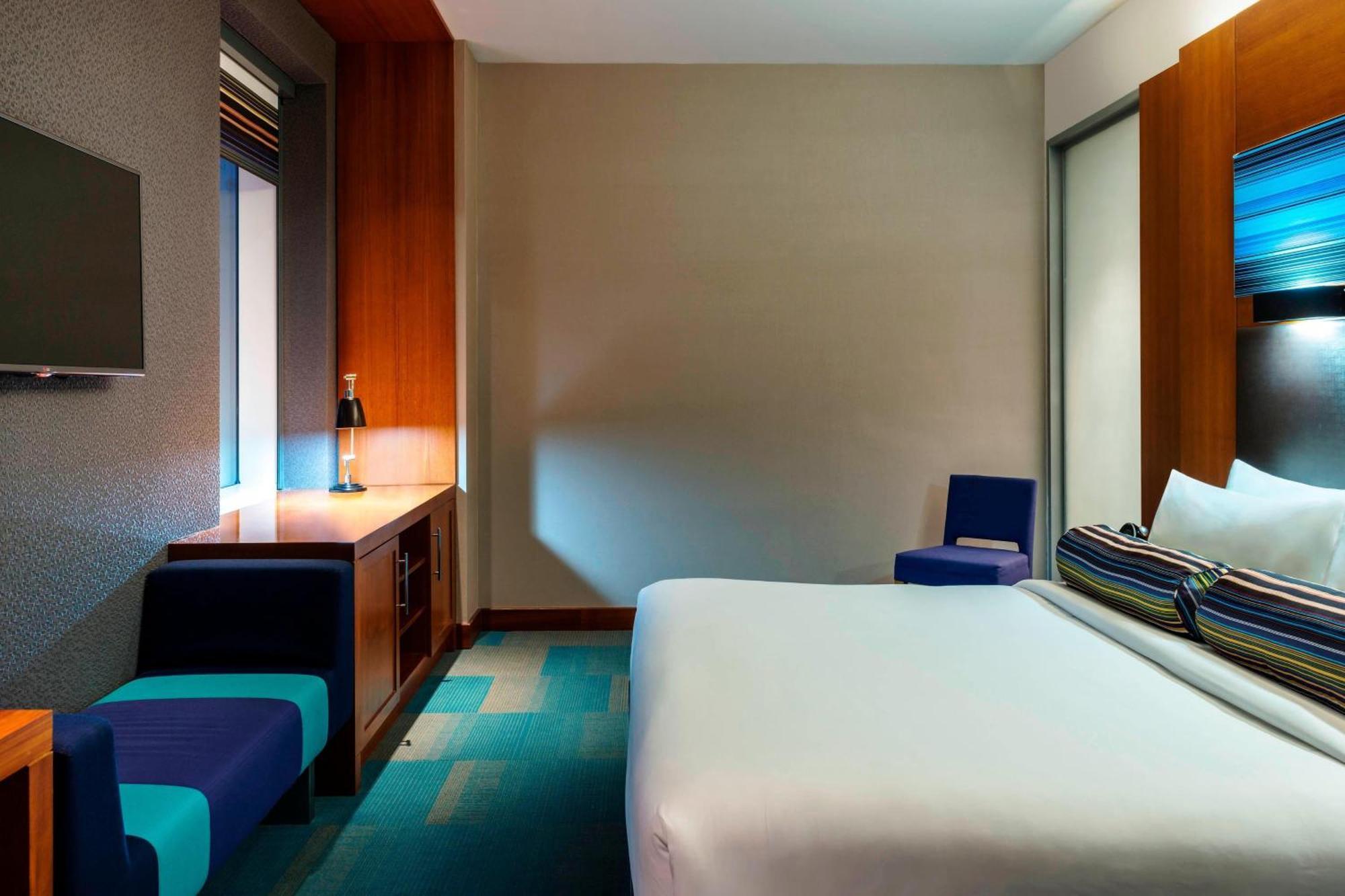 Aloft King Room