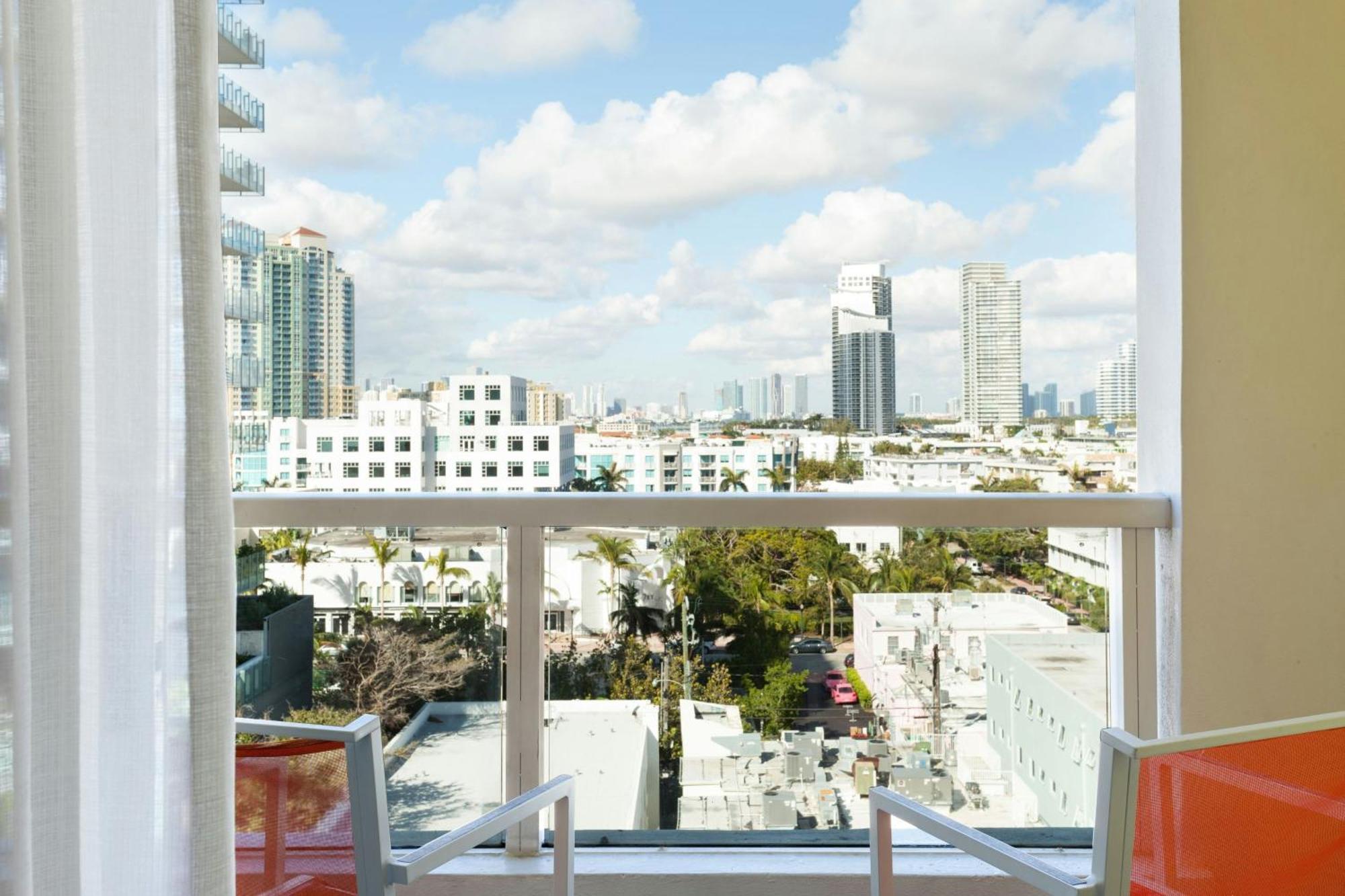 Camera King con Vista sullo Skyline e Vasca Adattata - Accessibile a Ospiti con Mobilità Ridotta e Ipoudenti