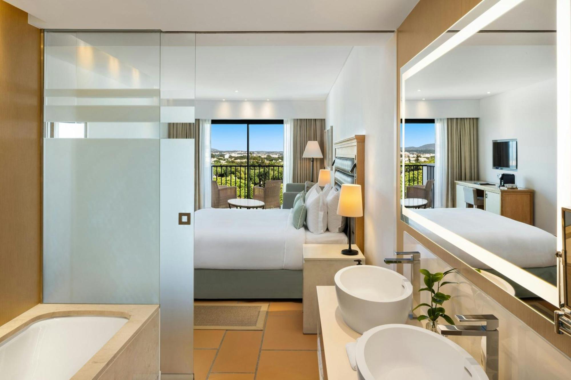Family Ocean Suite 2 Bedroom Pool View