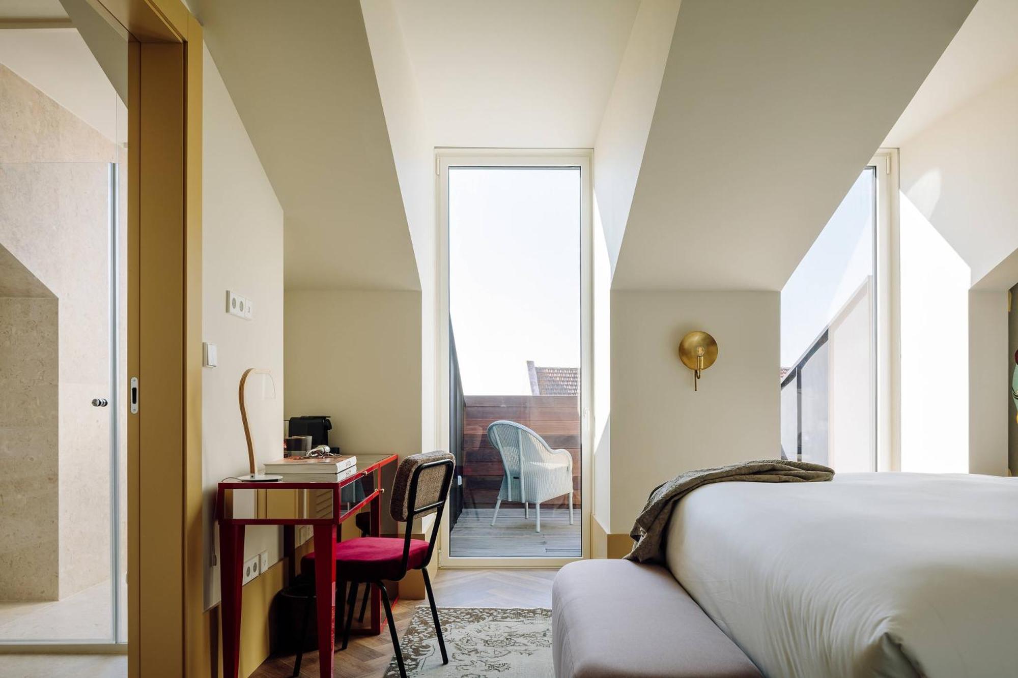 Superior Guest room 1 King Courtyard view
